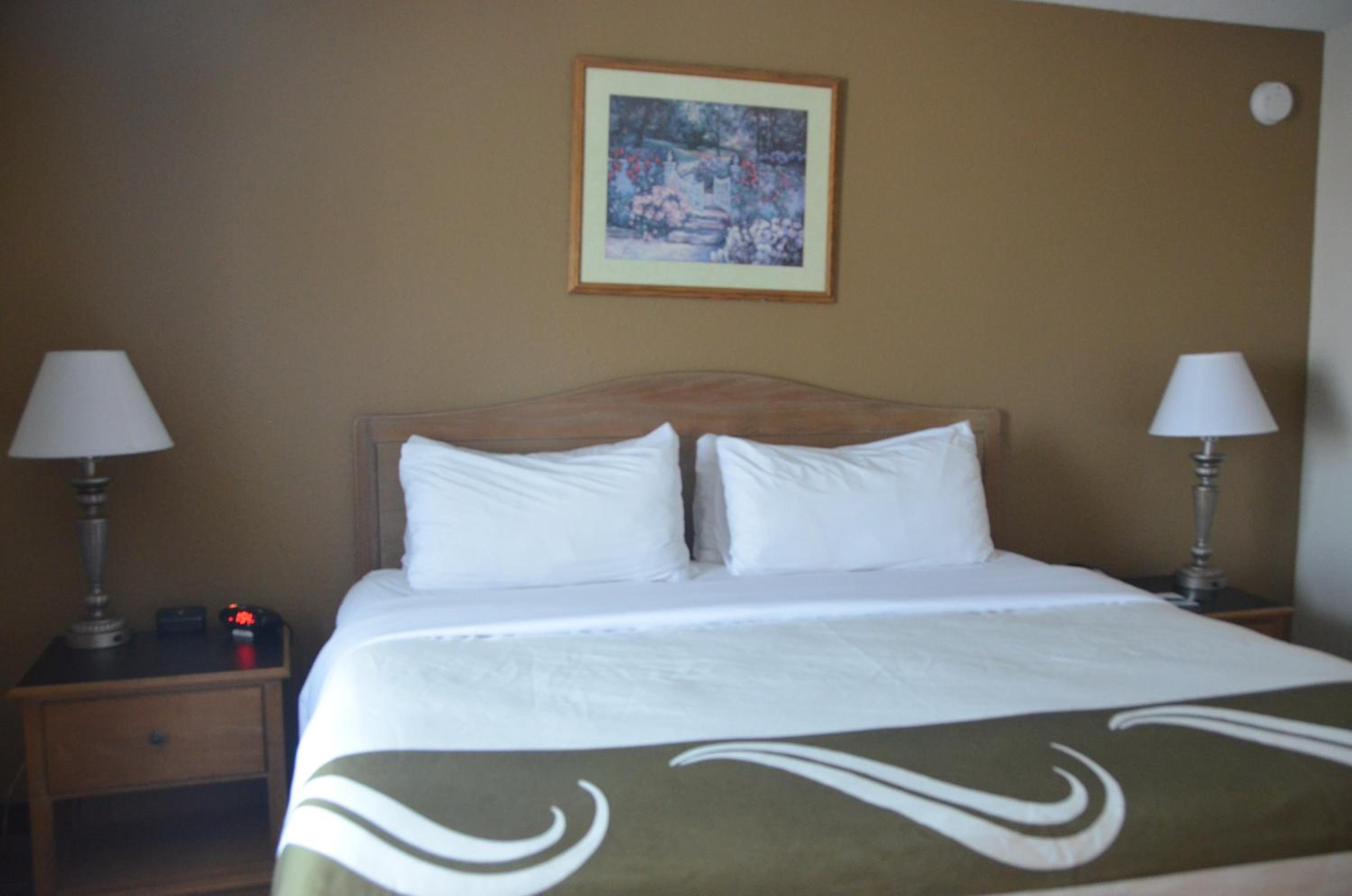 King Room - Accessible/Non-Smoking - Photo 4