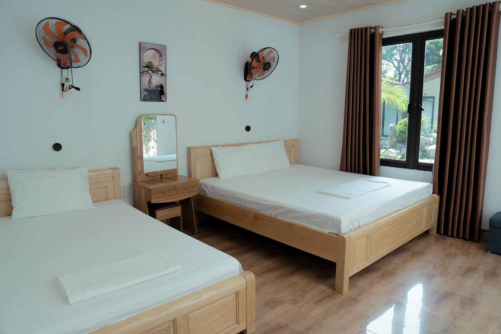 Triple Room with Lake View