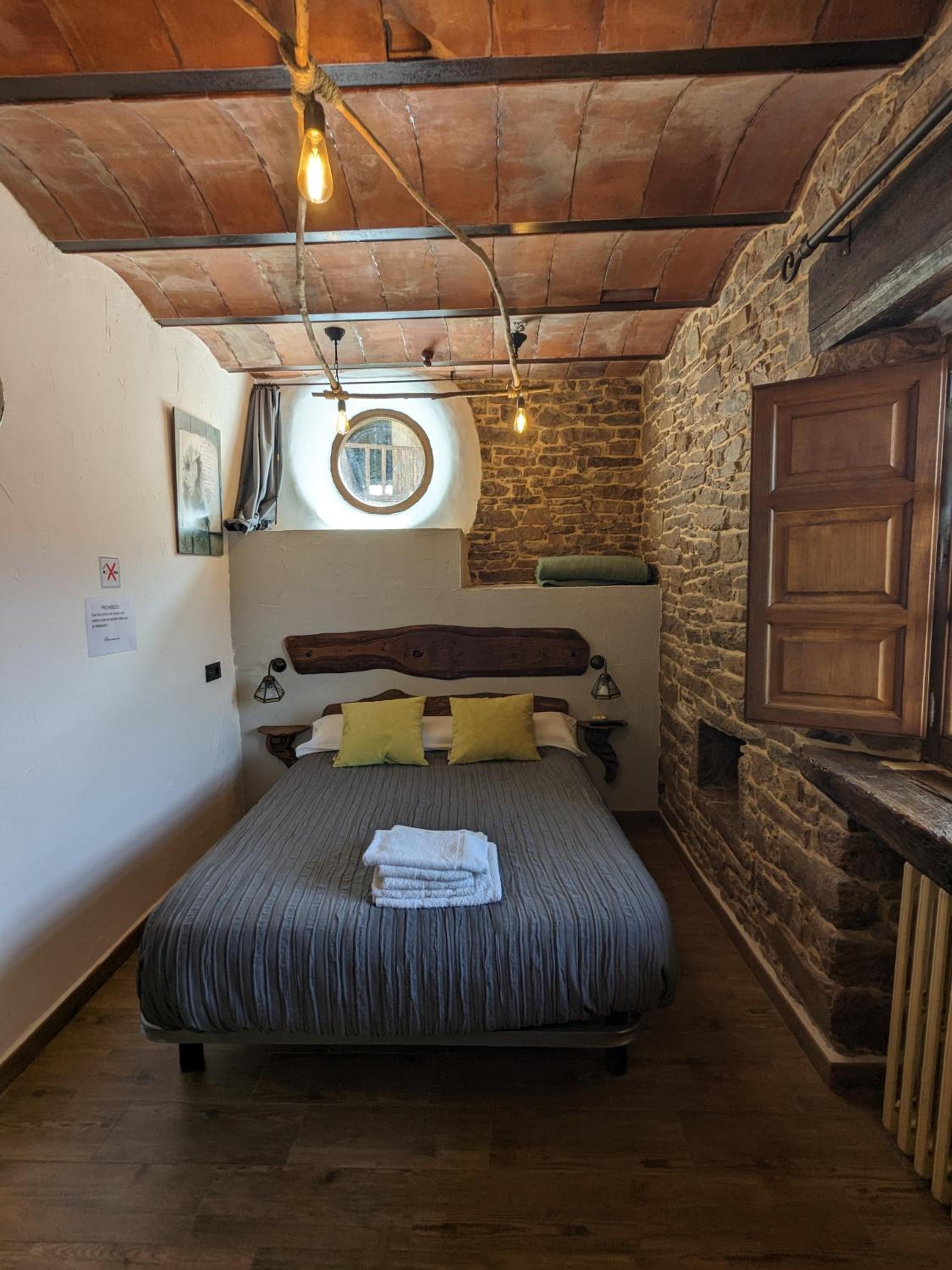 Double Room with Private Bathroom - Photo 7