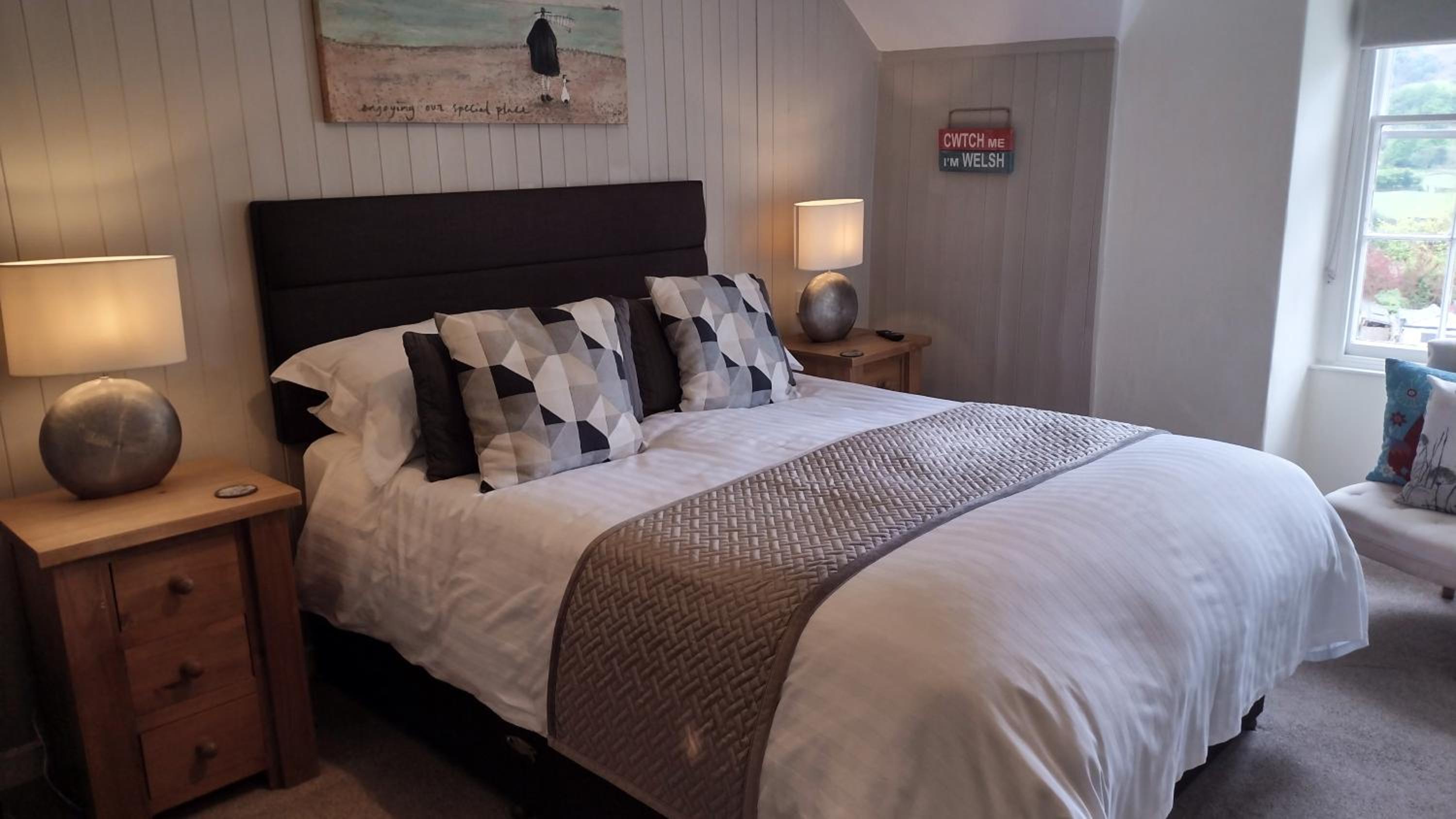 King Room with Mountain View photo 1
