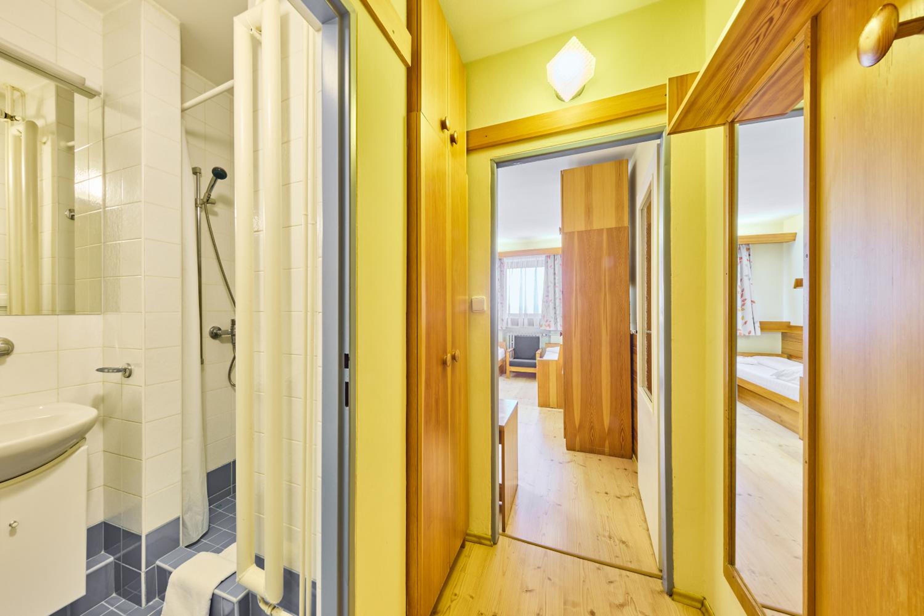 Double or Twin Room - Photo 6