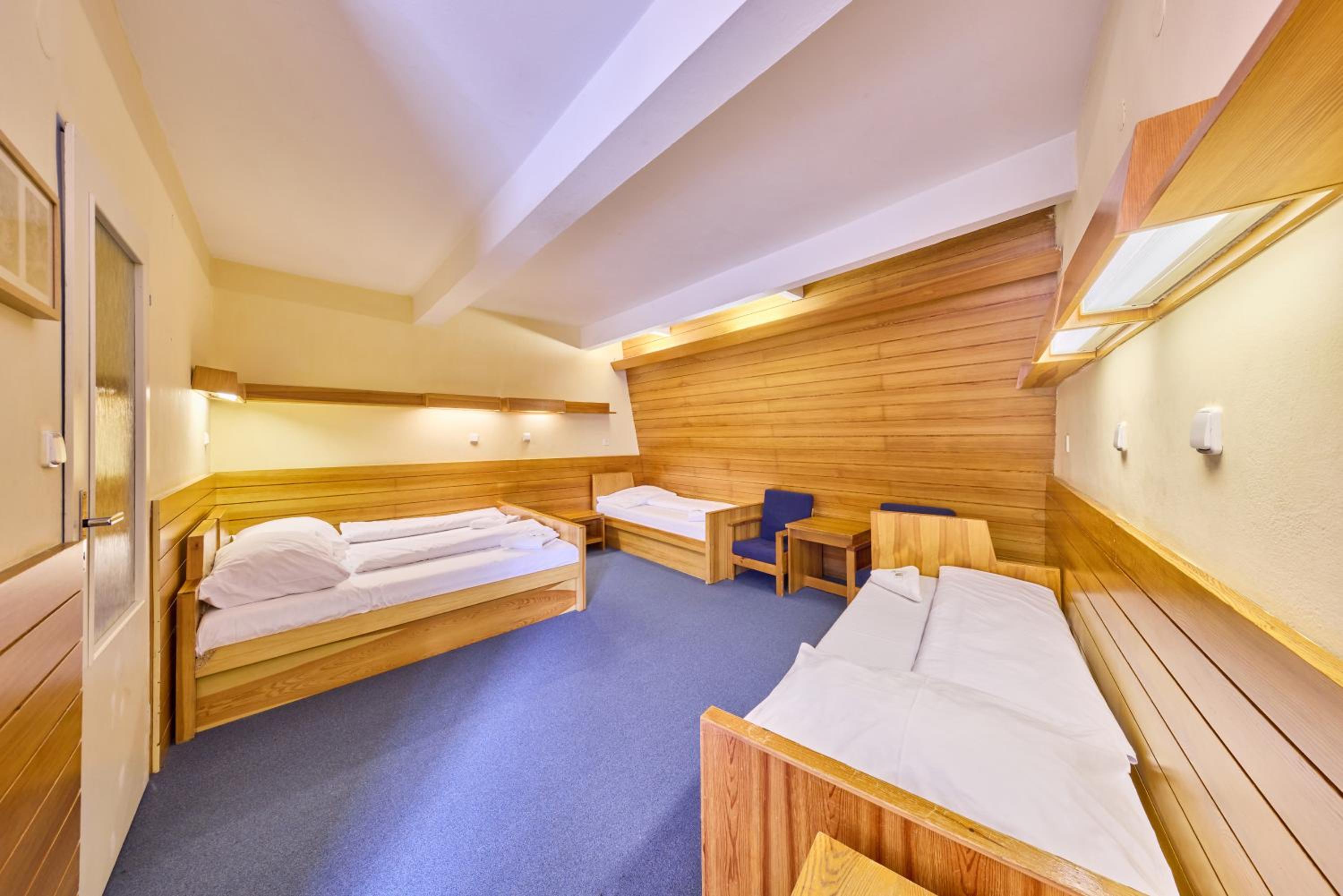 Quadruple Room - Photo 1