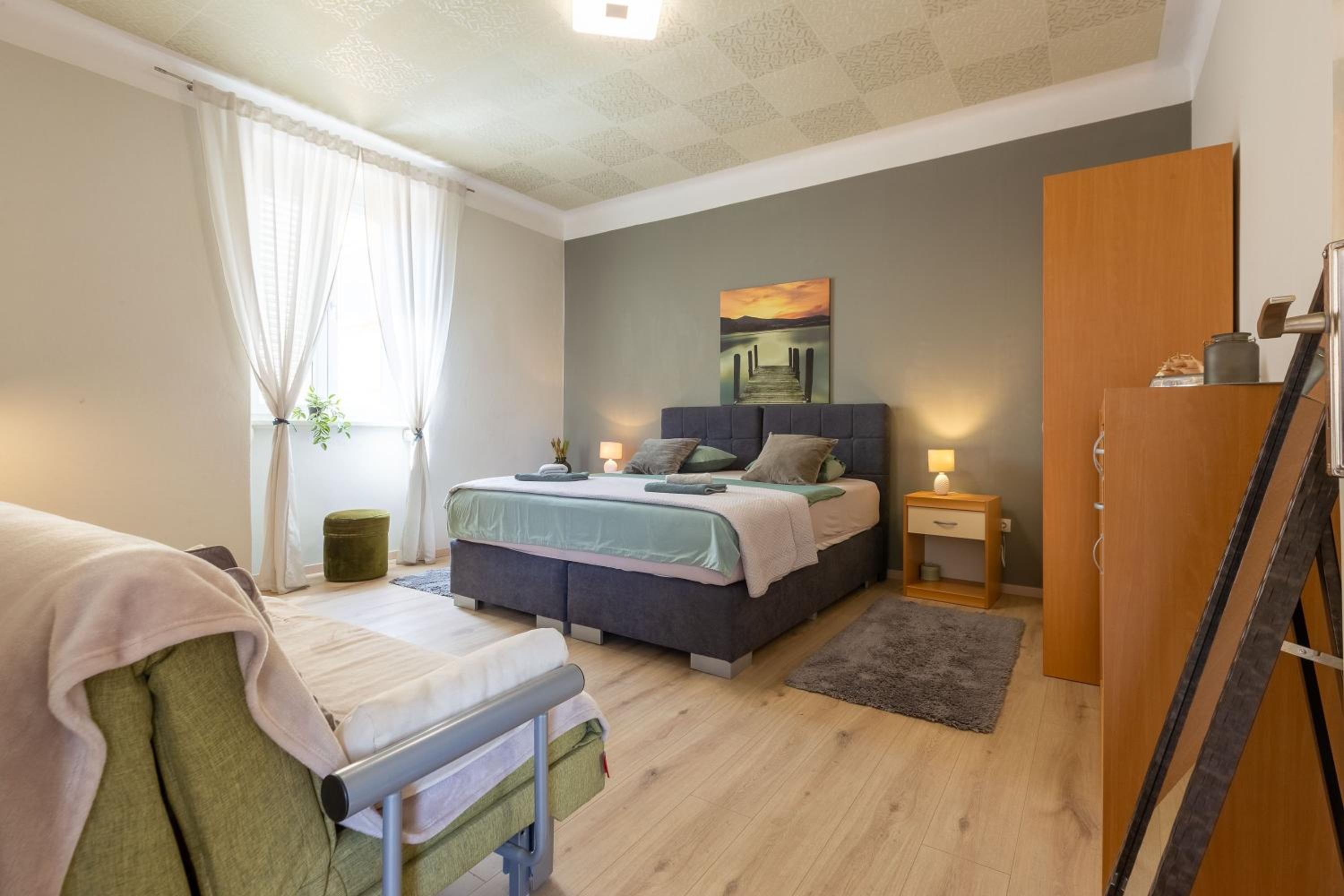 One Bedroom Apartment