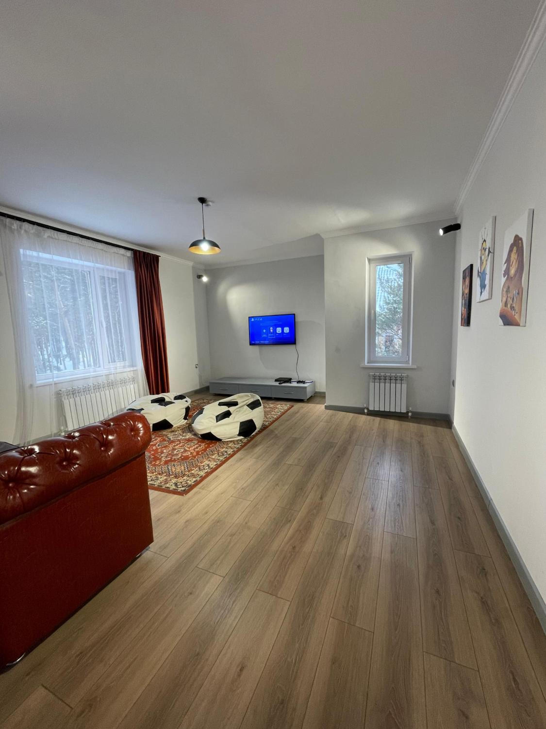 Four-Bedroom House photo 2