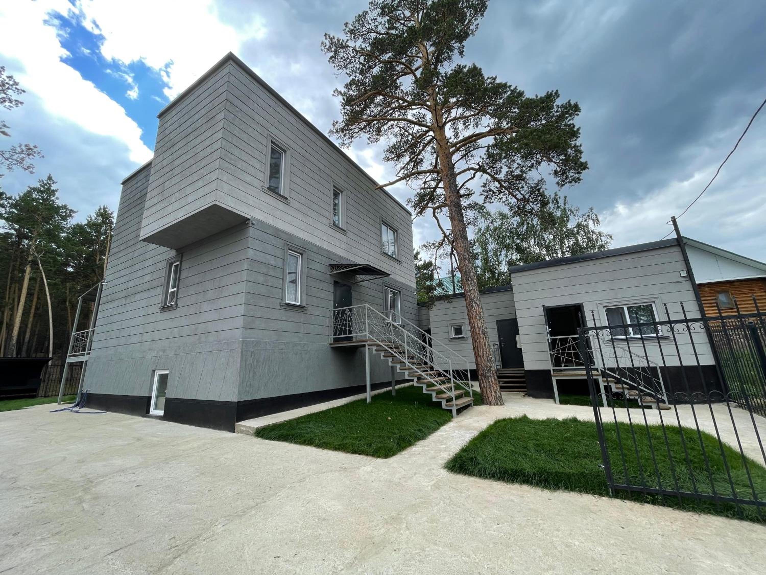 Four-Bedroom House photo 1