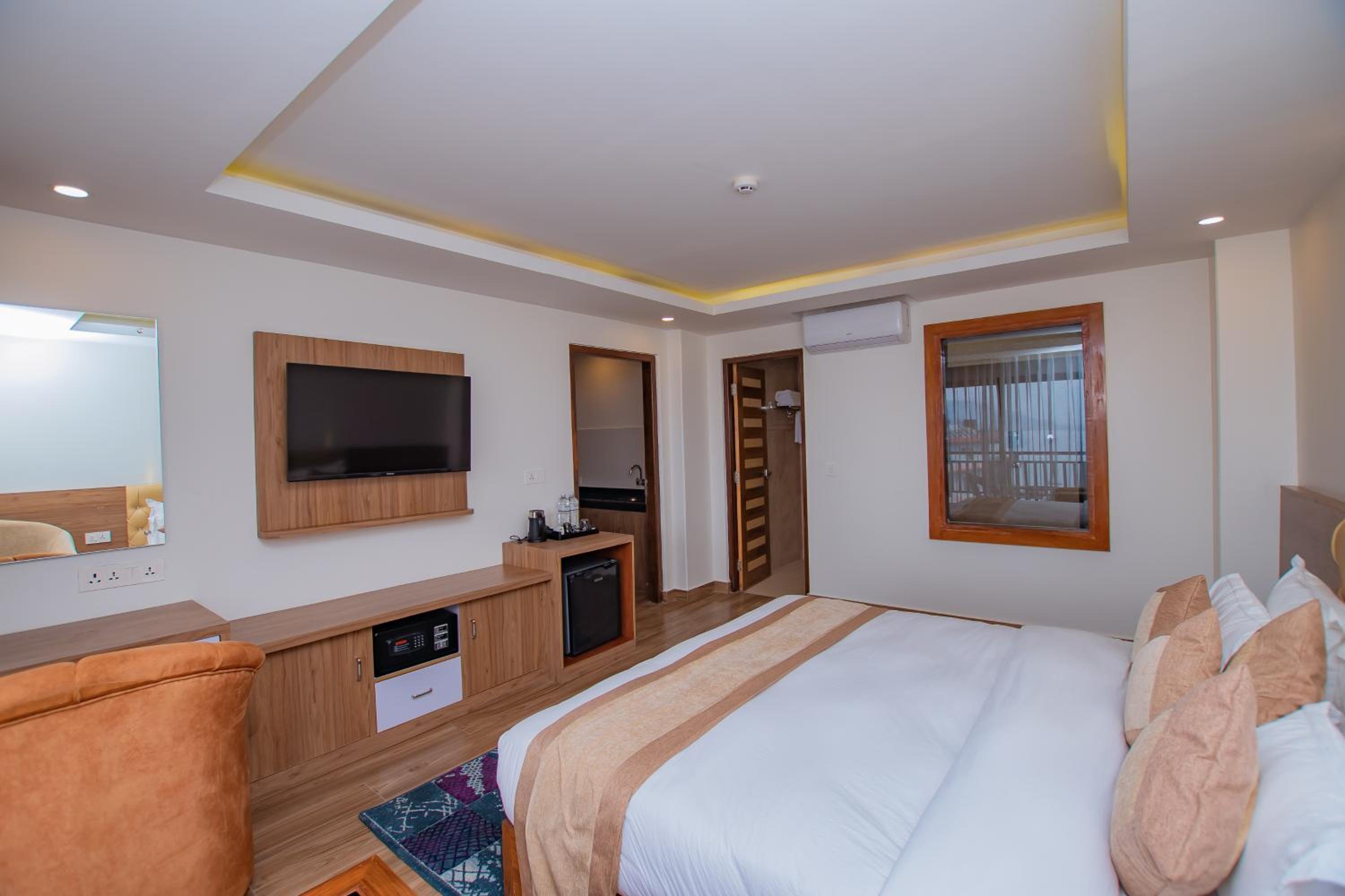Suite Room with Steam and Jacuzzi - Photo 1