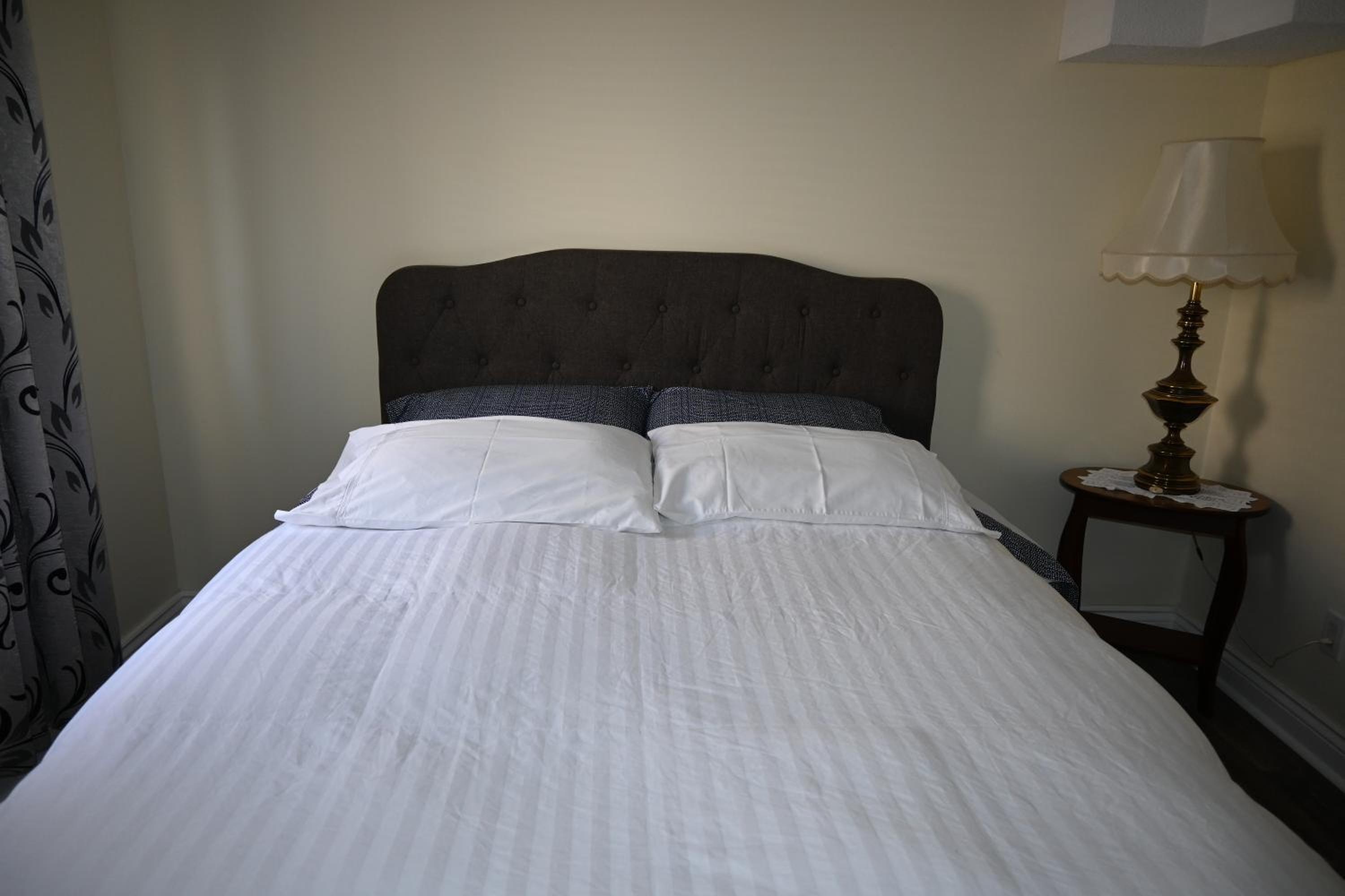 One-Bedroom Apartment - Photo 8