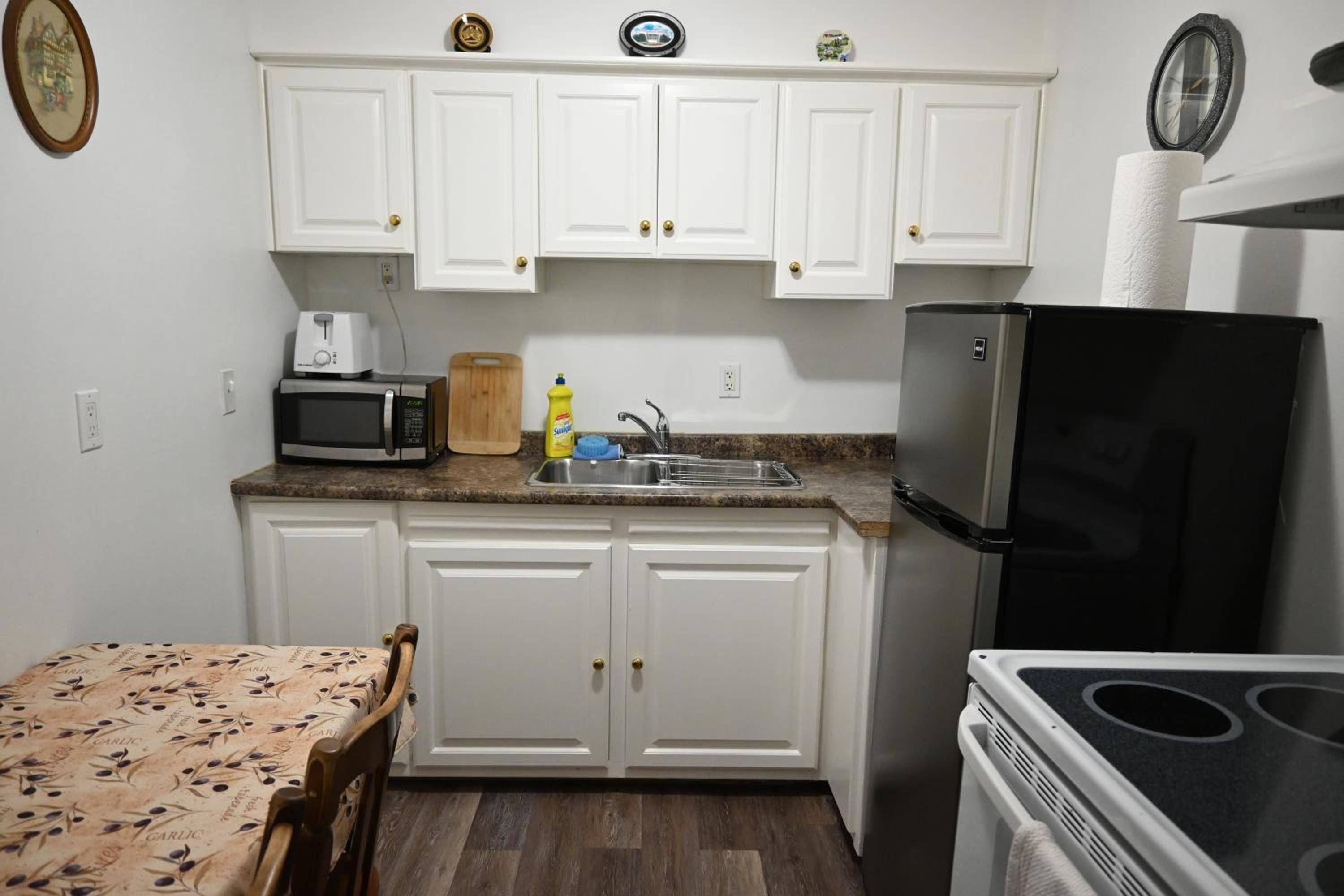 One-Bedroom Apartment - Photo 6