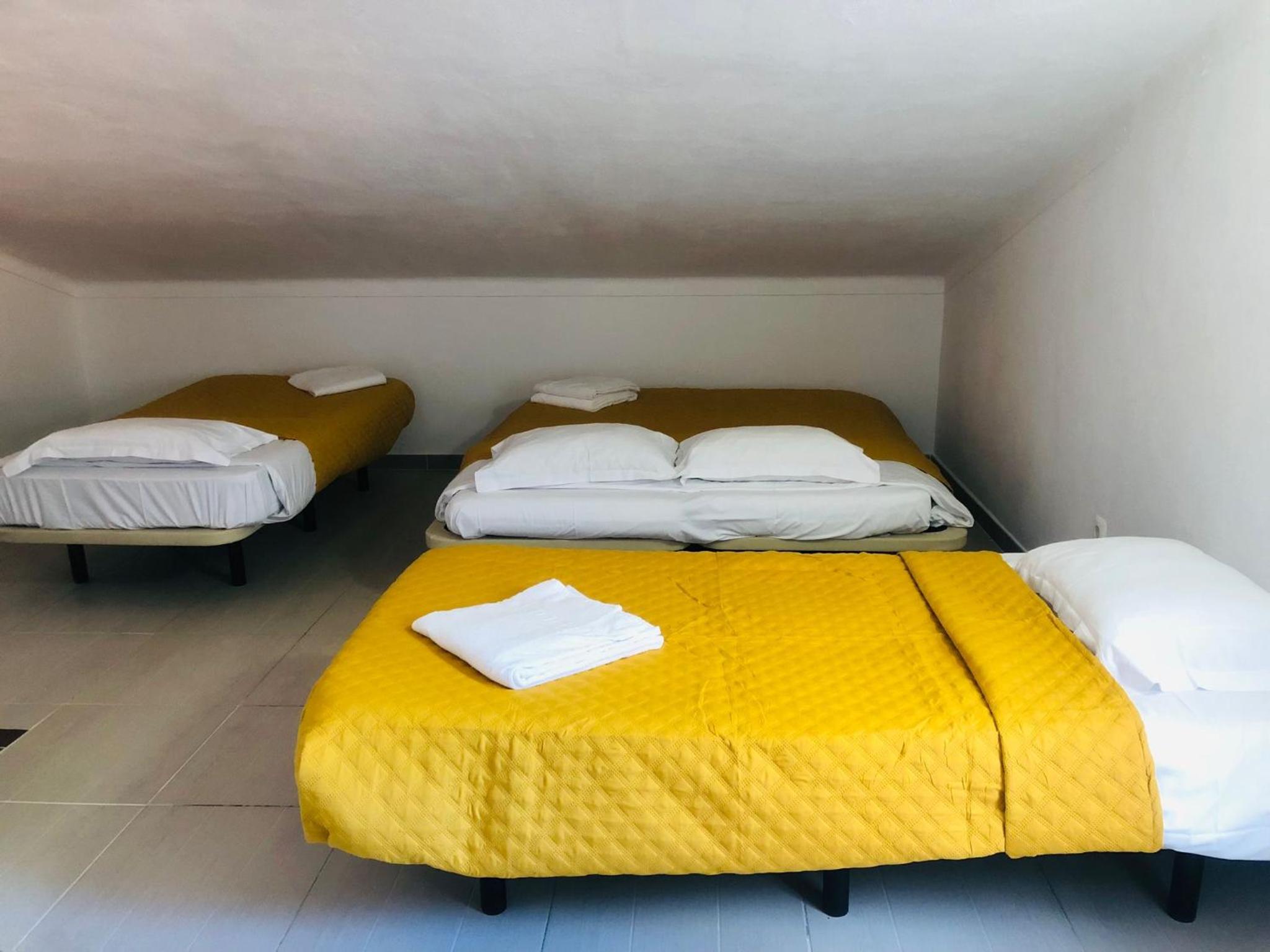 Quadruple Room with Private Bathroom photo 2