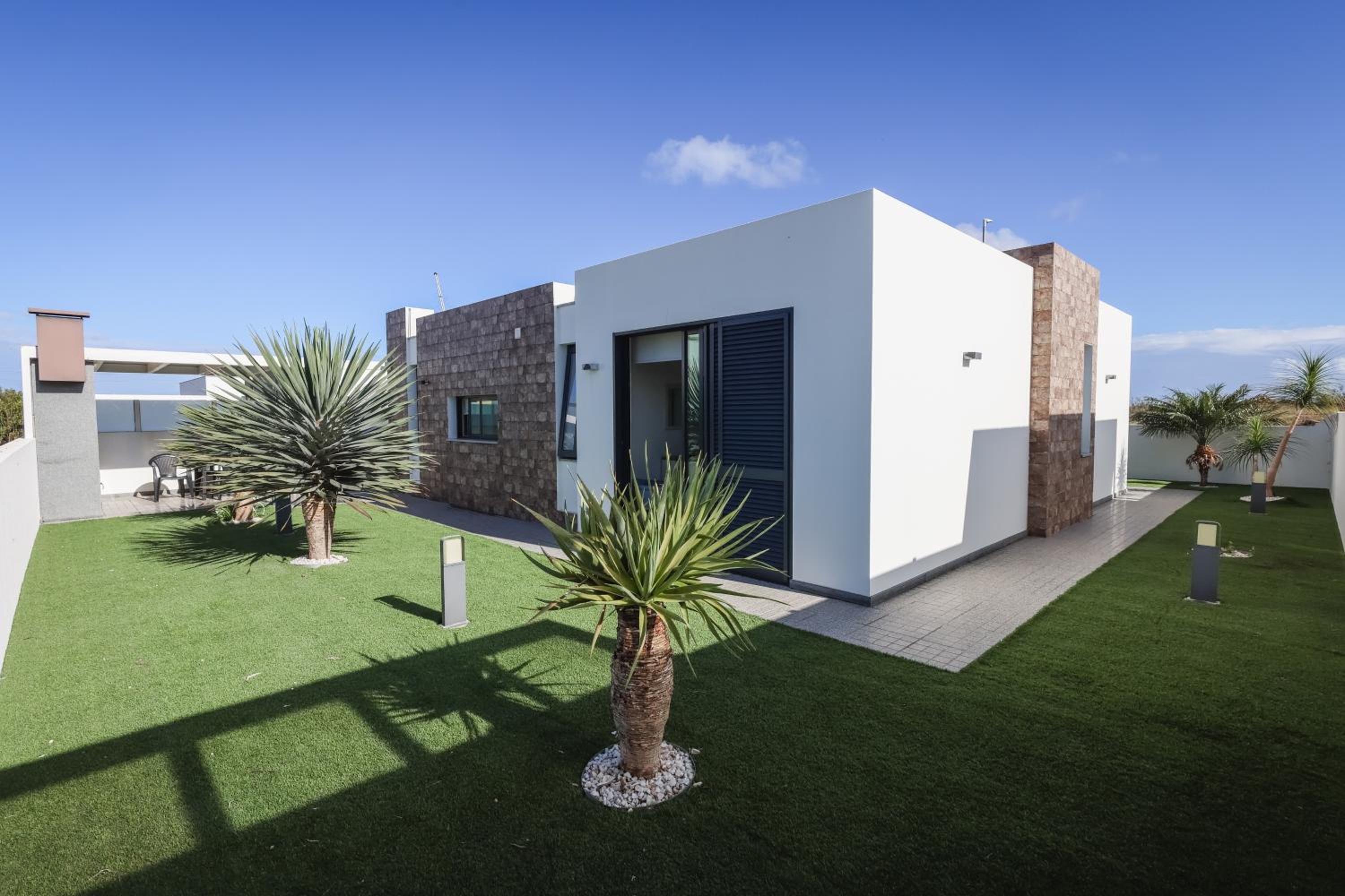 Three-Bedroom Villa photo 3