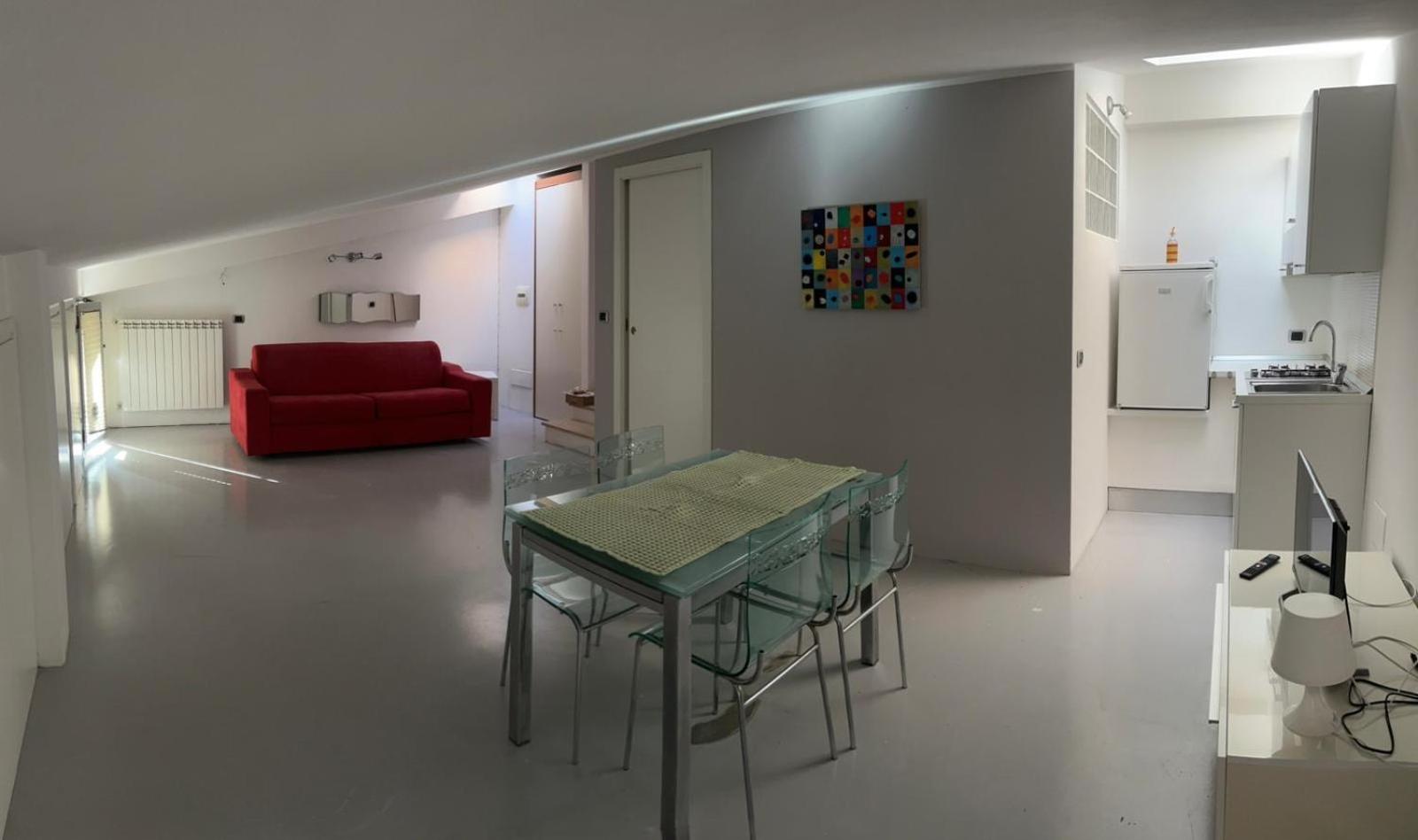 One-Bedroom Apartment photo 3