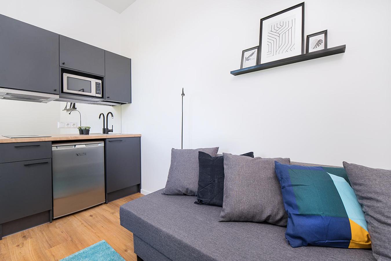 Studio with Balcony - Photo 1