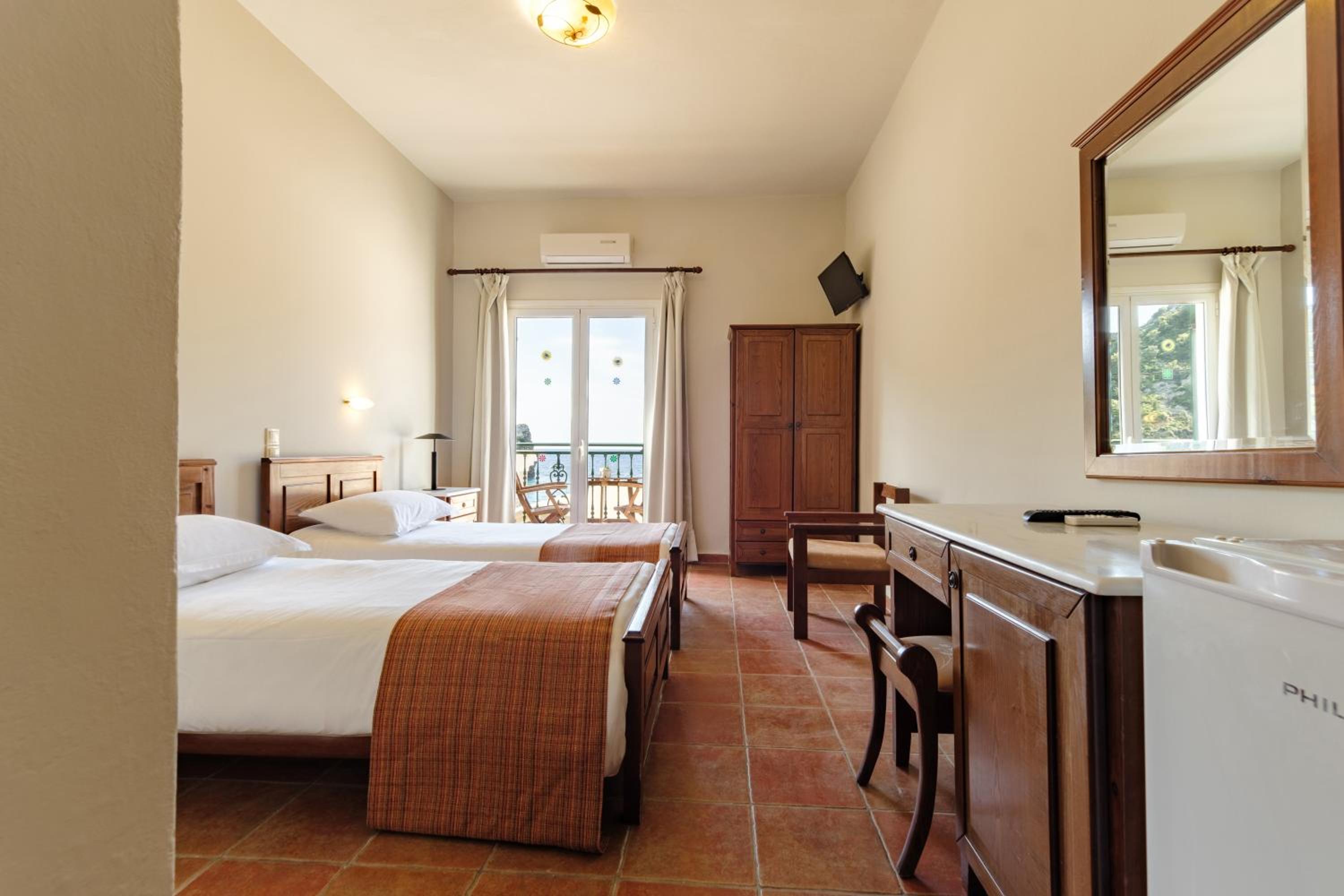 Apollon Standard Double/Twin Room with Sea View - Photo 3