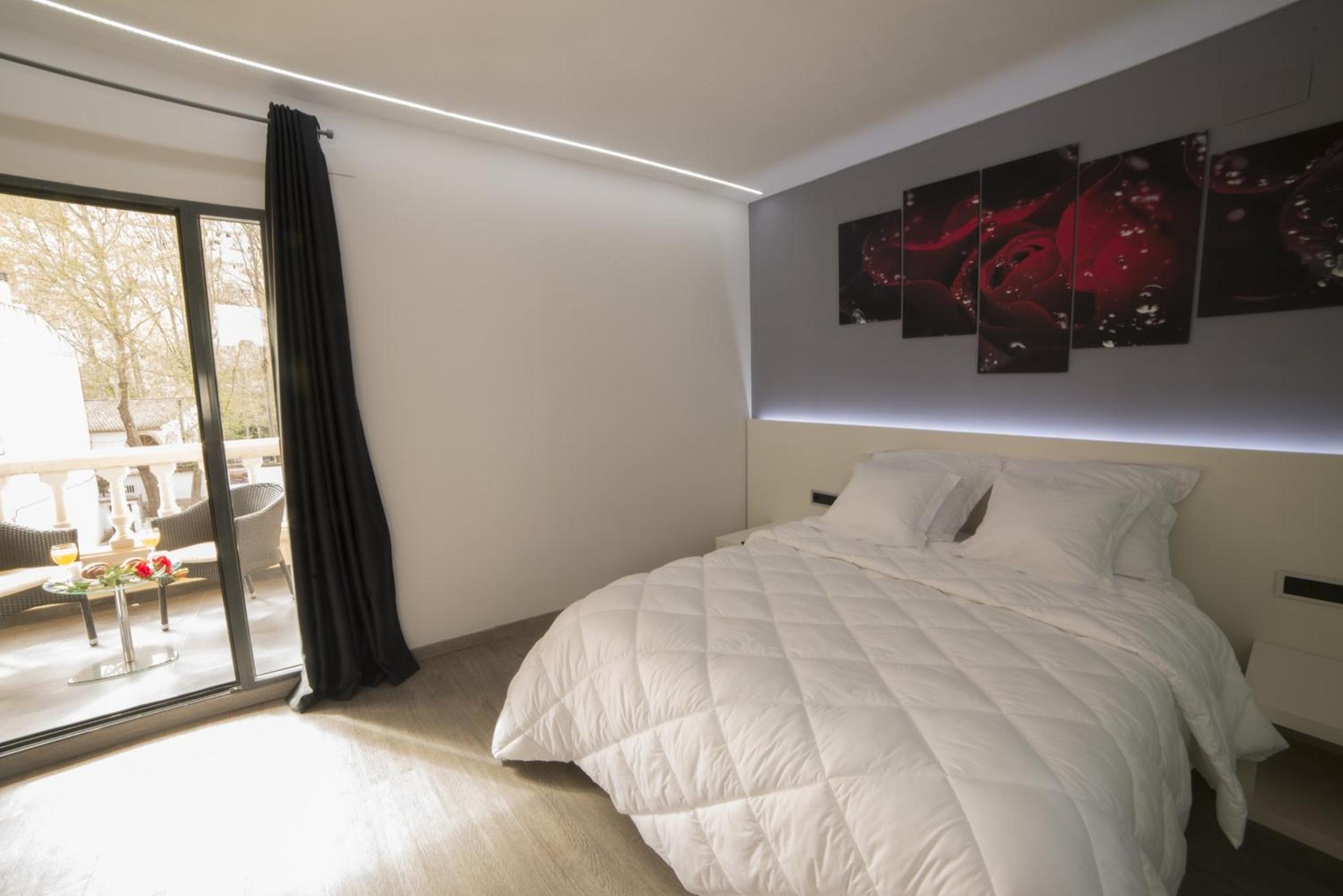 Double Room with Balcony photo 2