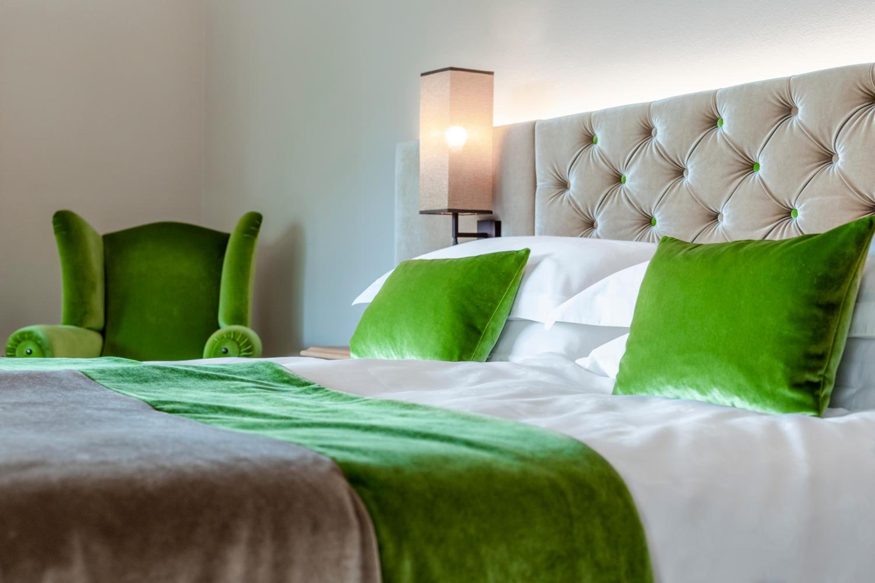 Junior Suite with Balcony - Photo 2