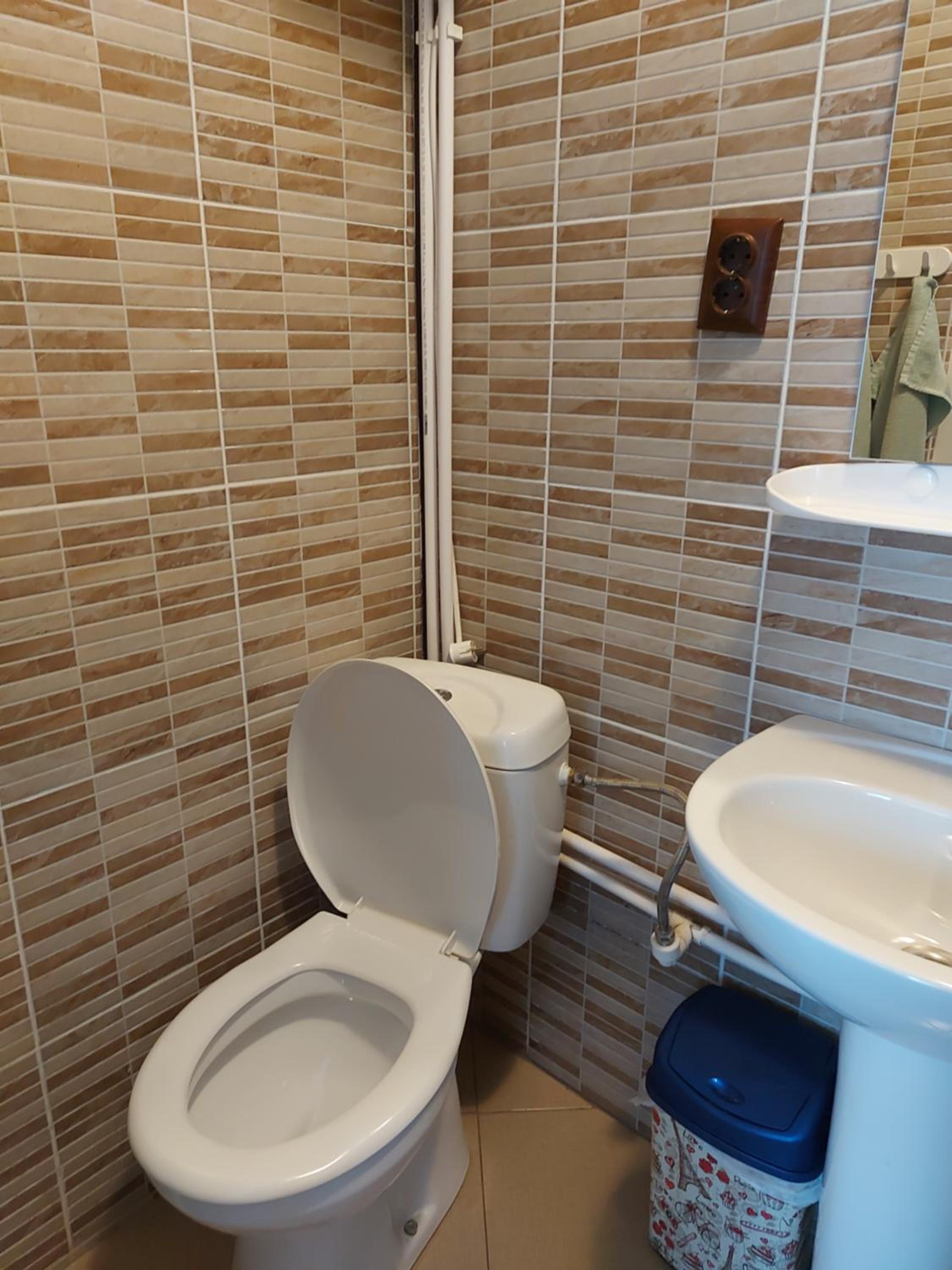 Double Room - Photo 7