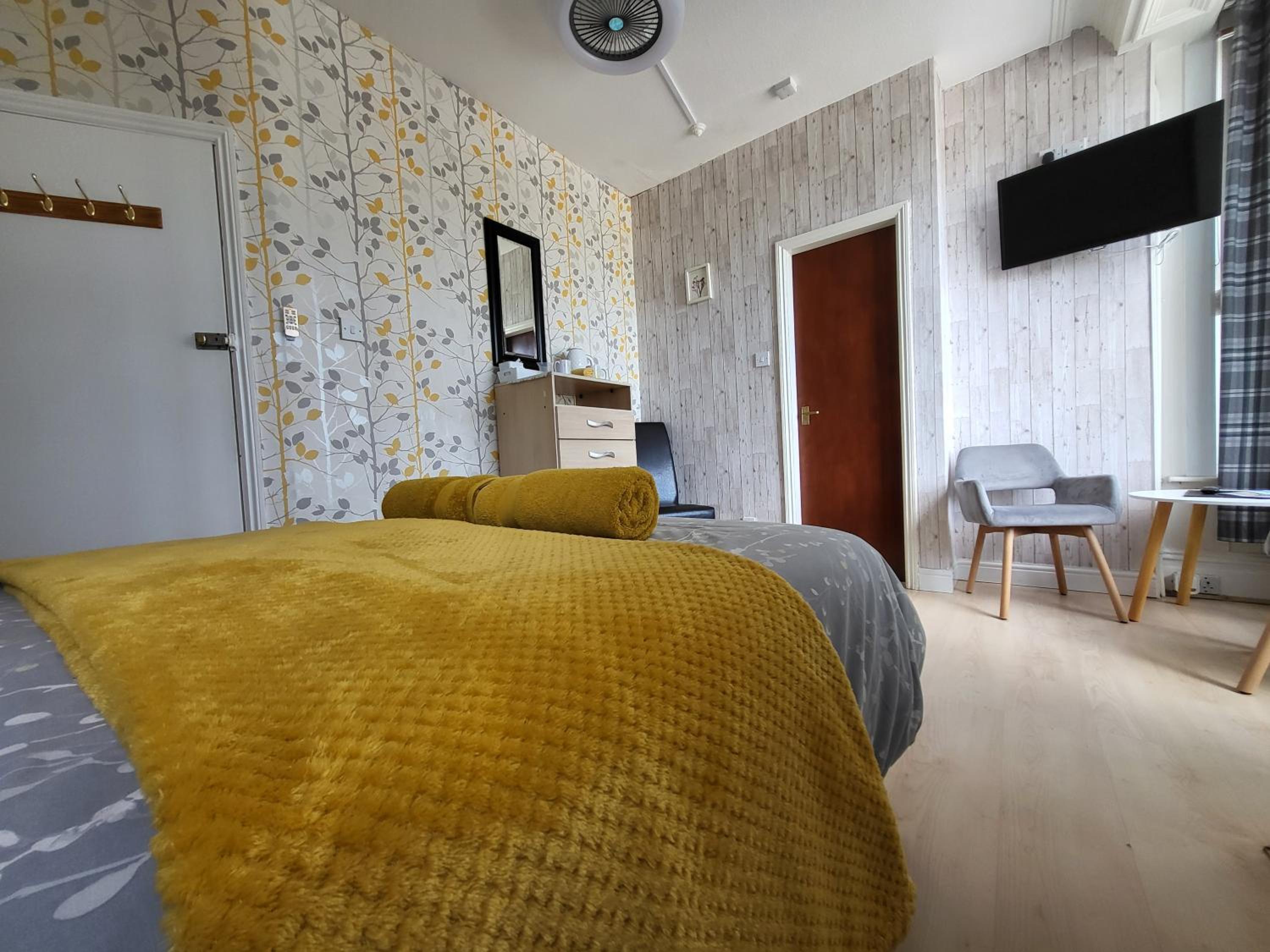 Double Room with Private Bathroom photo 1