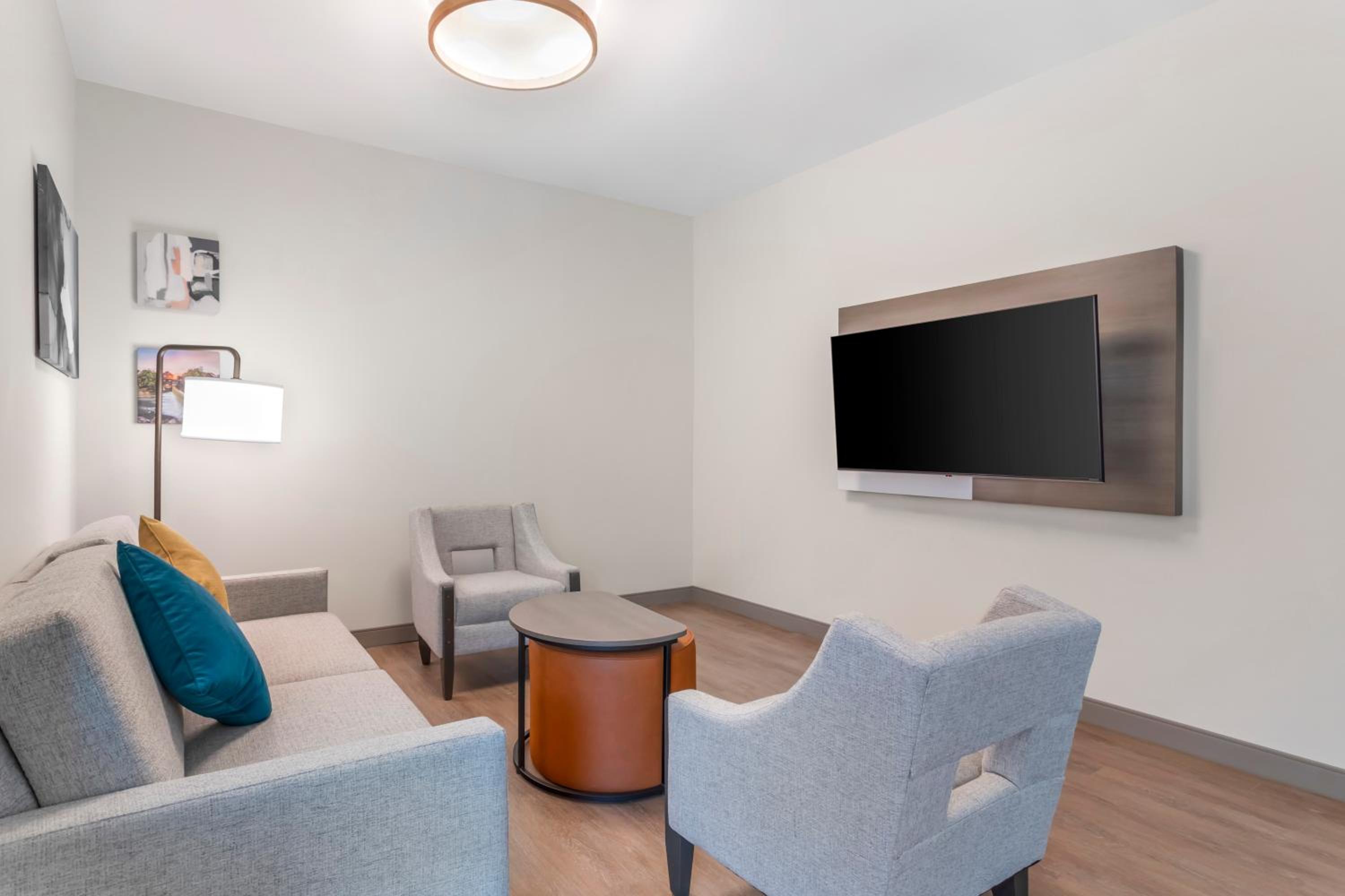 Wide King Suite Handicapped Accessible Impaired