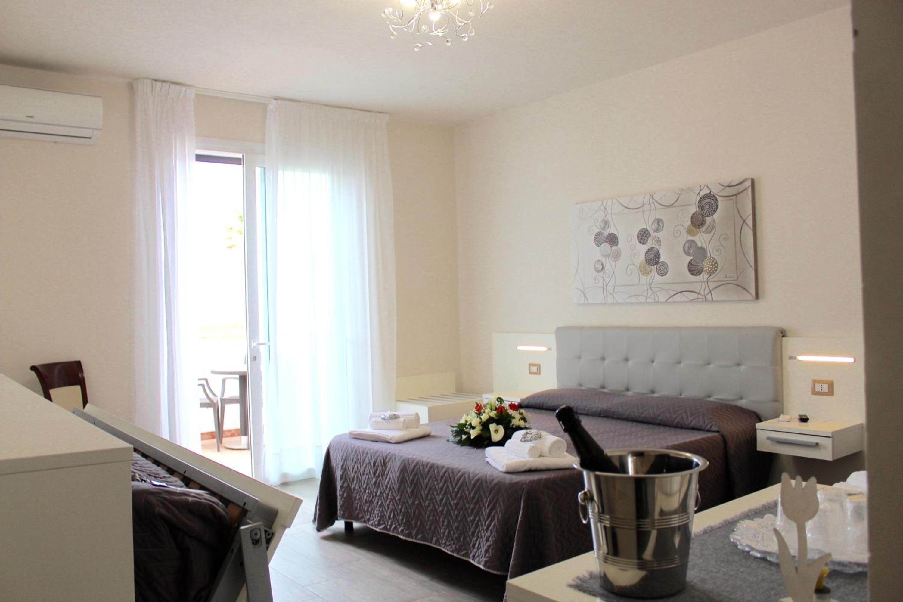 Quadruple Room with Terrace photo 2