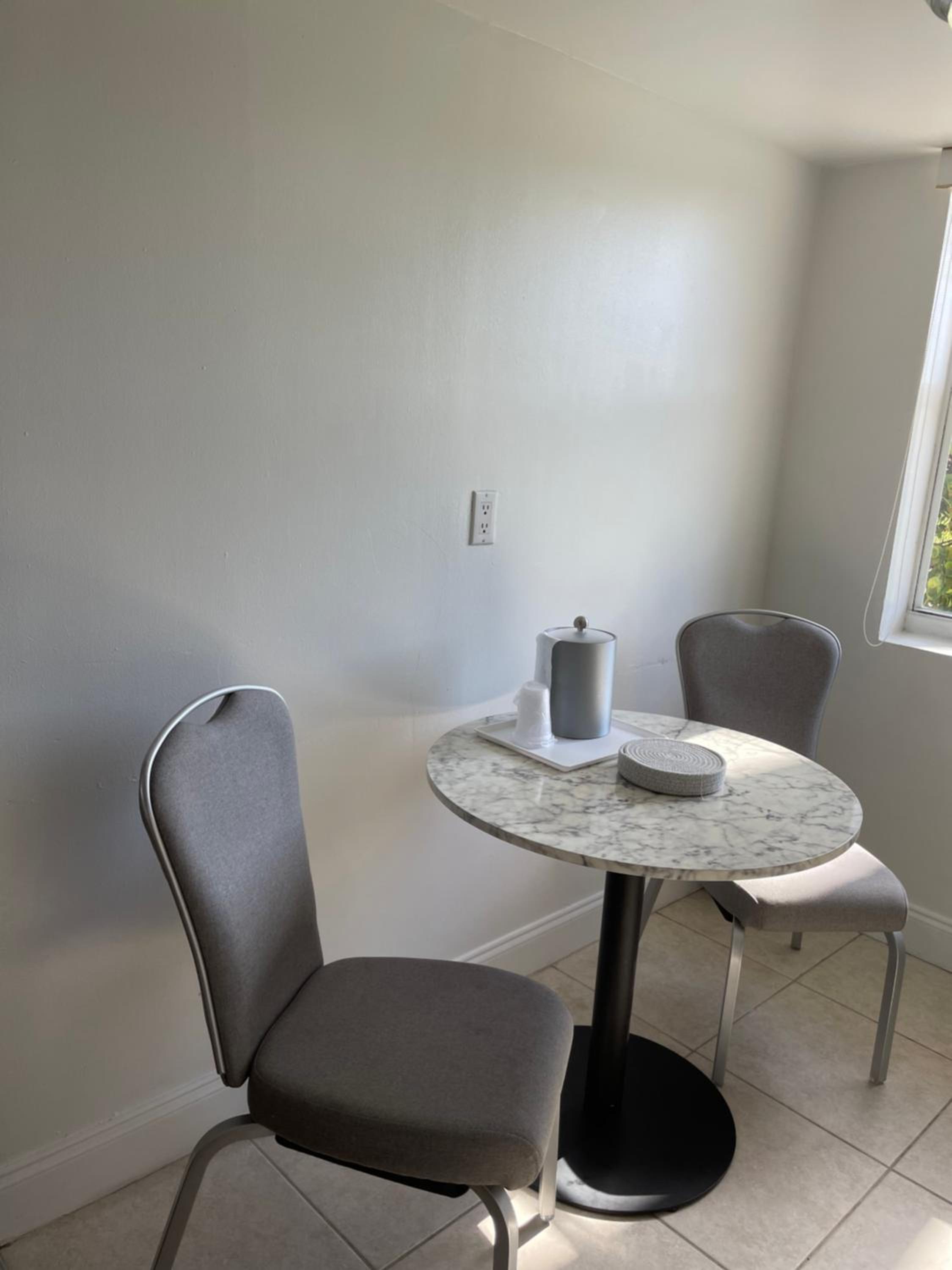 Superior Double Room with Two Double Beds and Kitchen - Free Parking - Photo 6