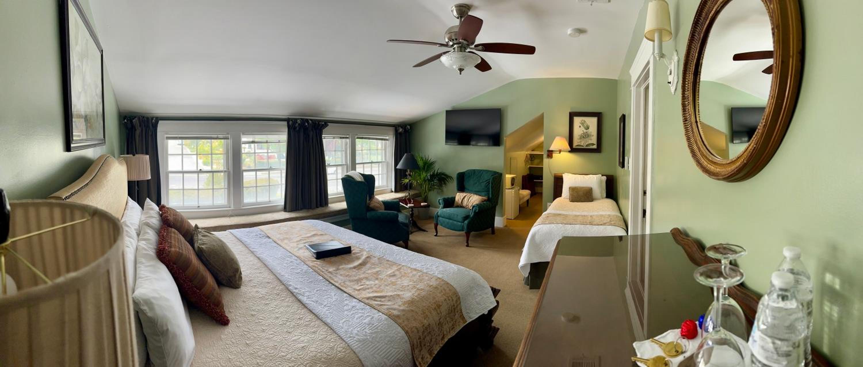 Triple Room with Private Bathroom