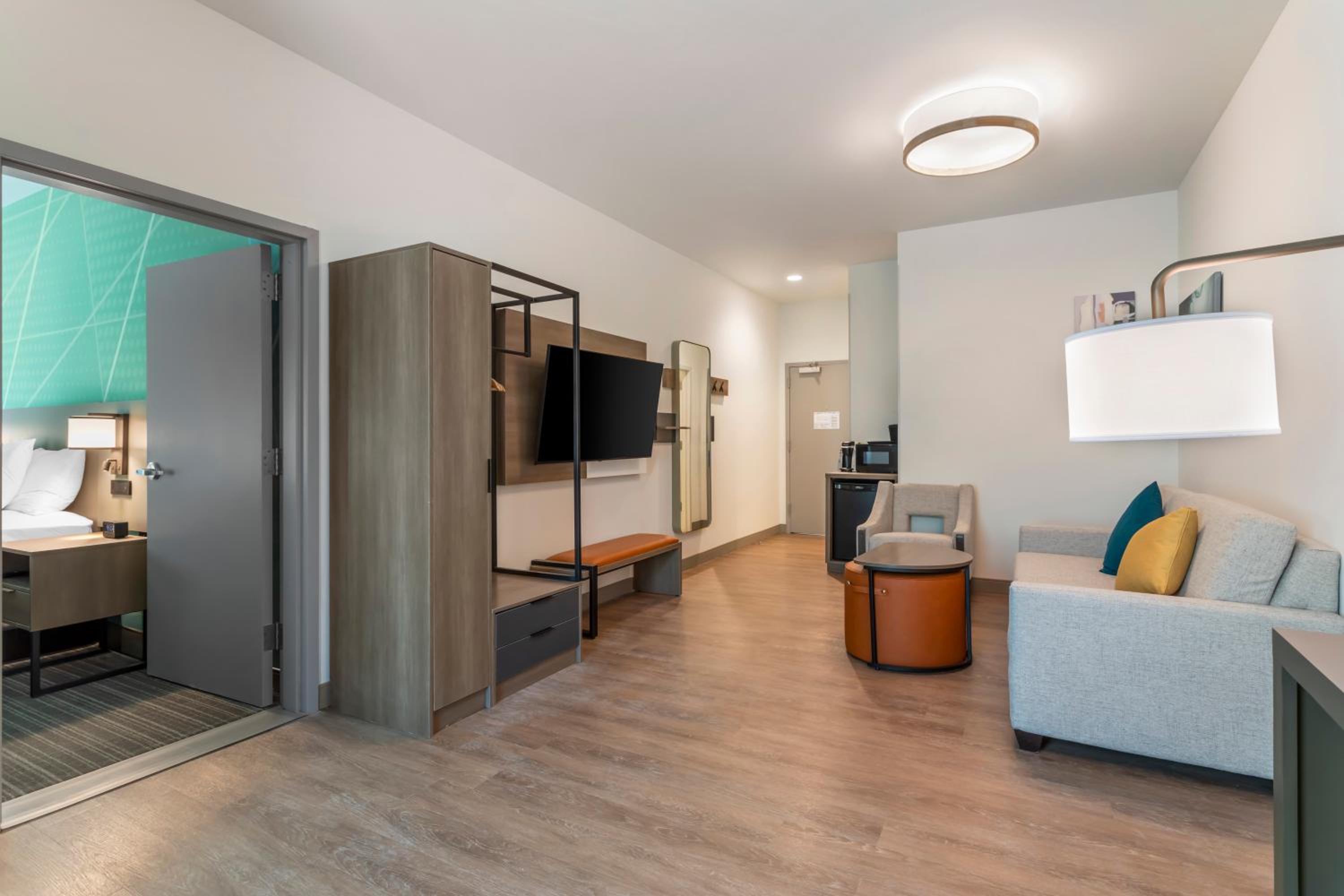 Deluxe Junior Suite - Disability Access