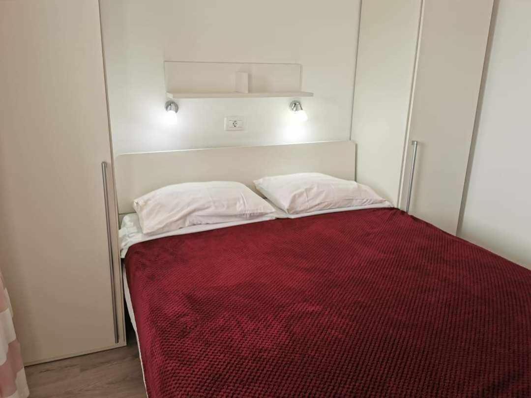 Apartment With Sea View - 5 photo 1