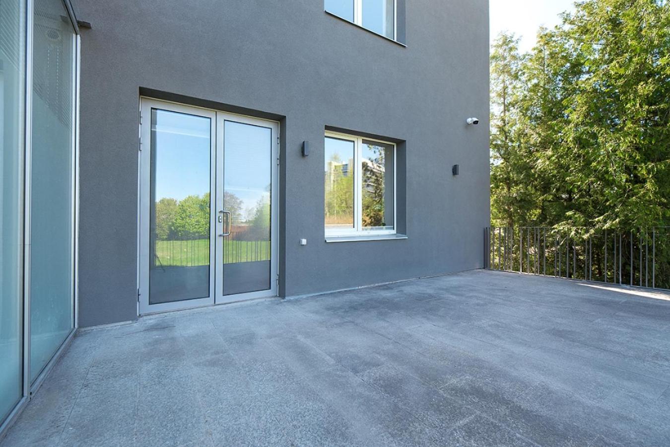 Studio with Balcony - Photo 11