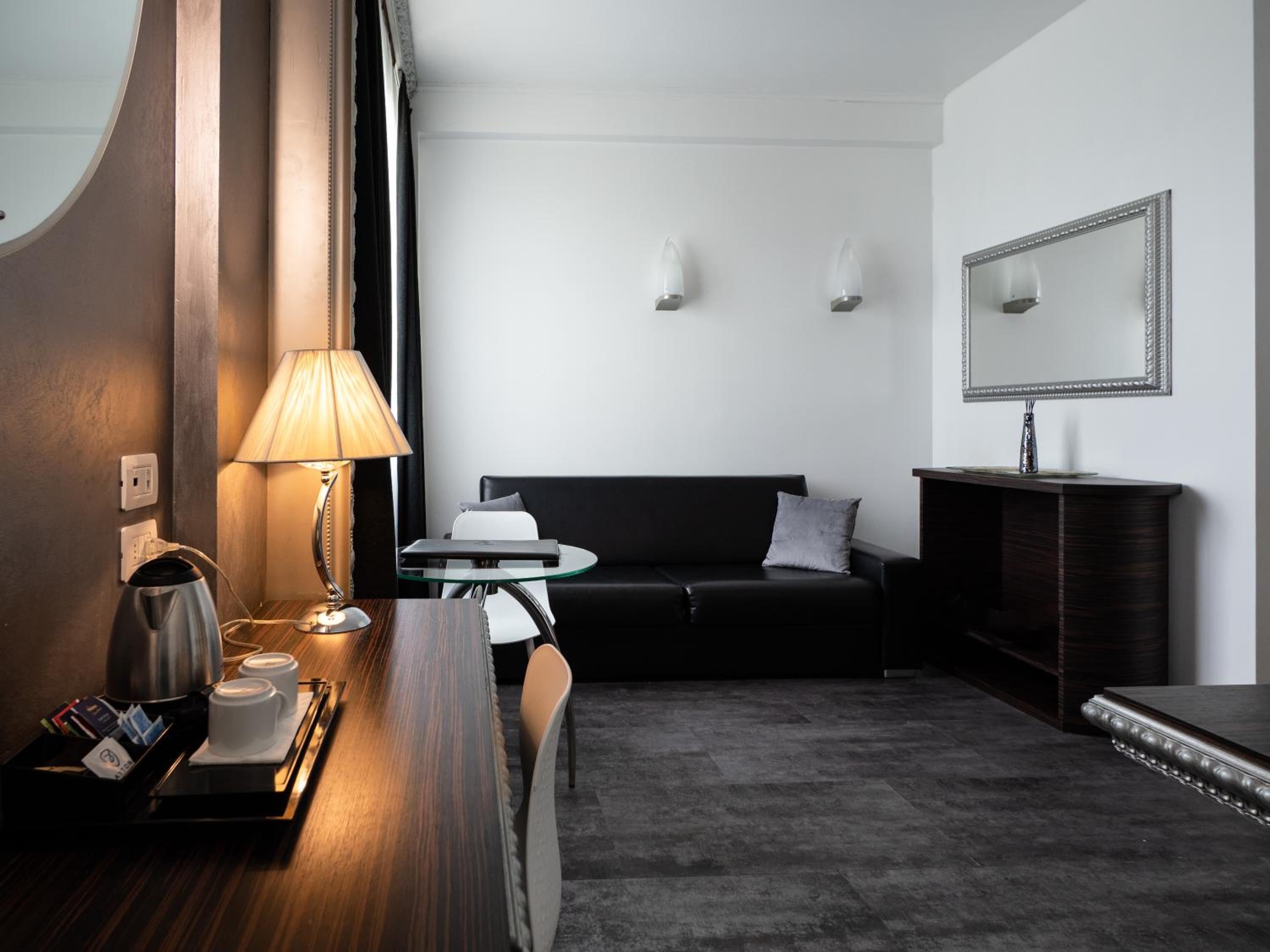 Suite (4 Adults) - Photo 4