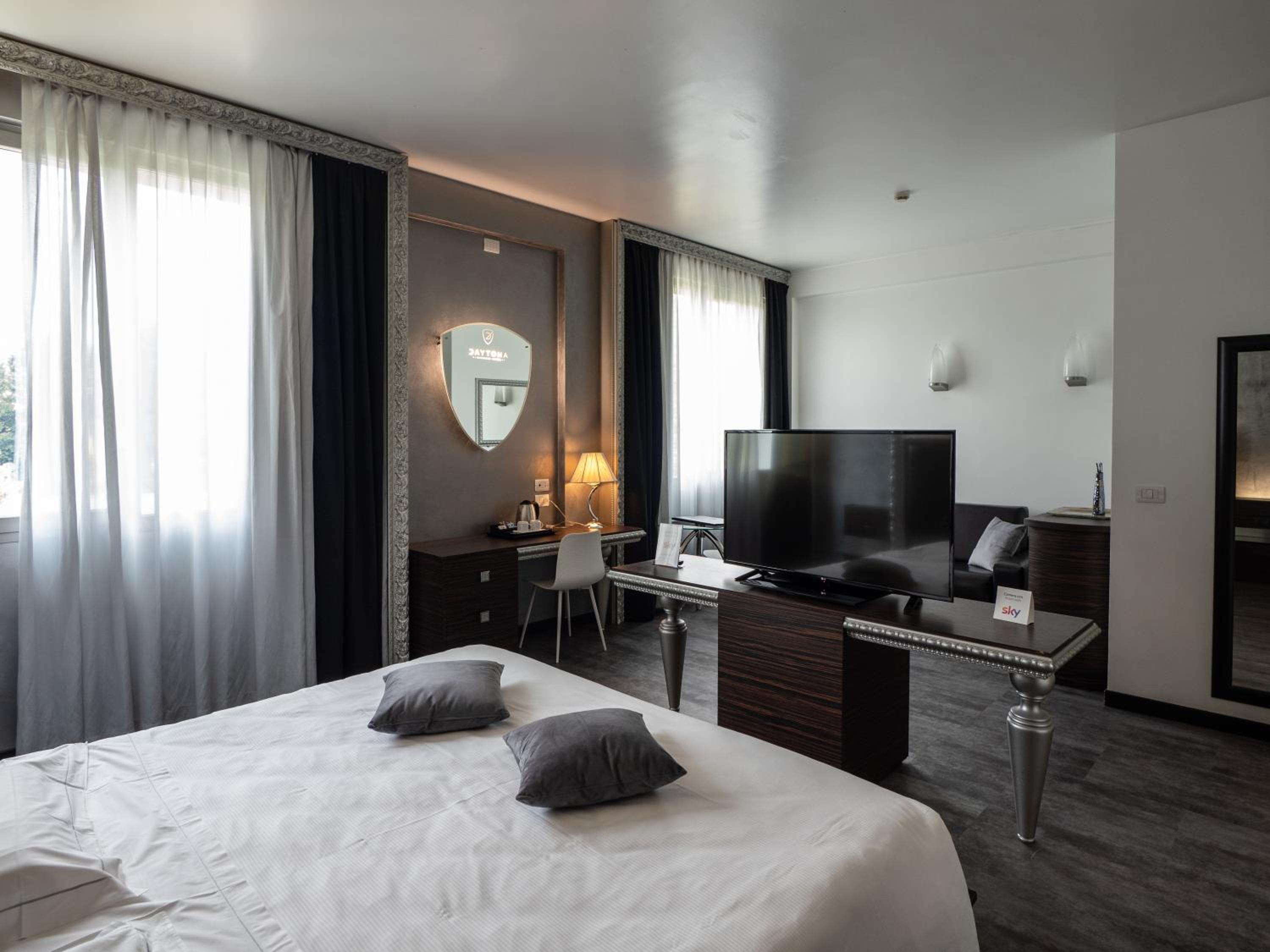 Suite (4 Adults) - Photo 2
