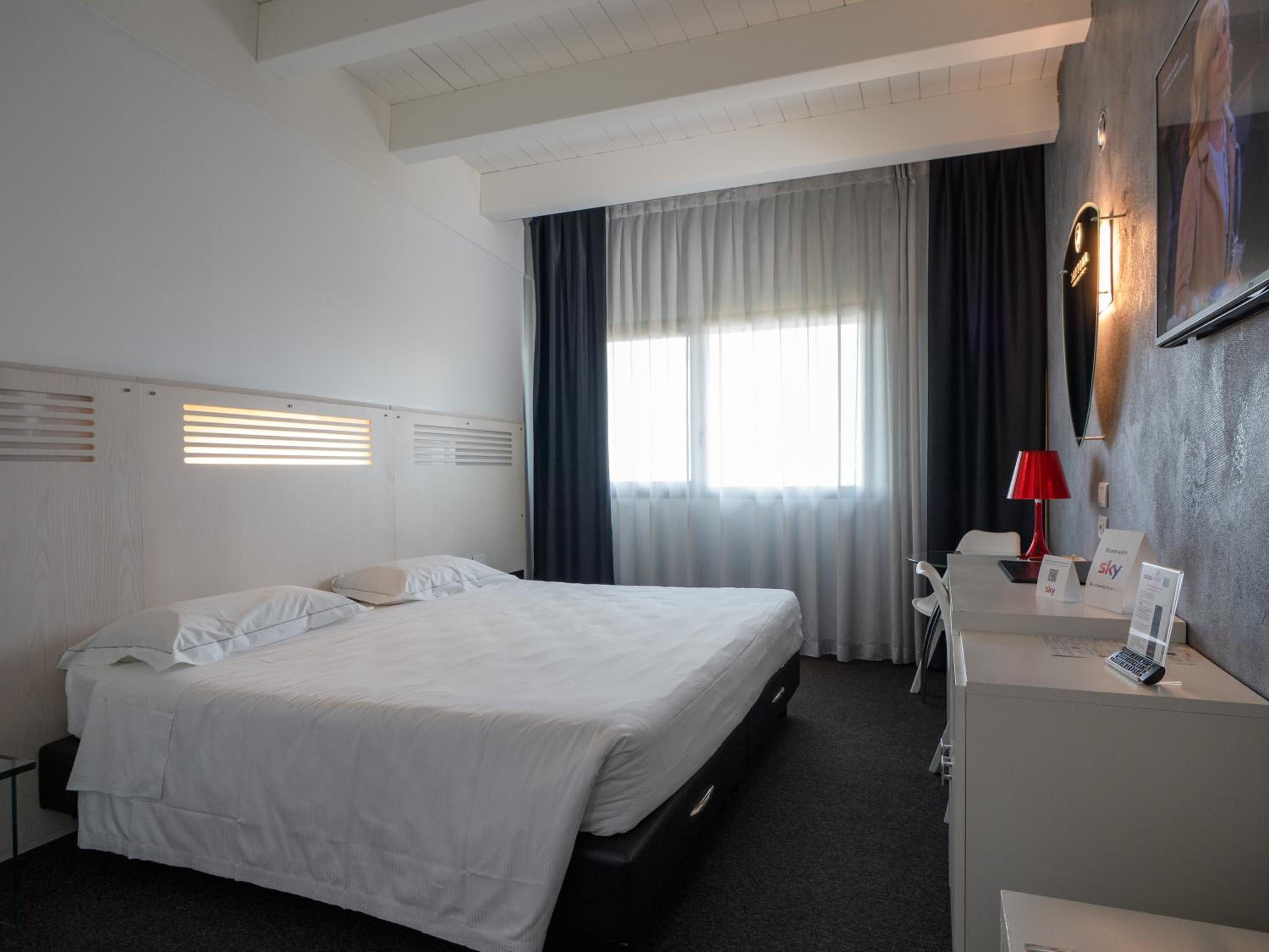 Double or Twin Room - Photo 1