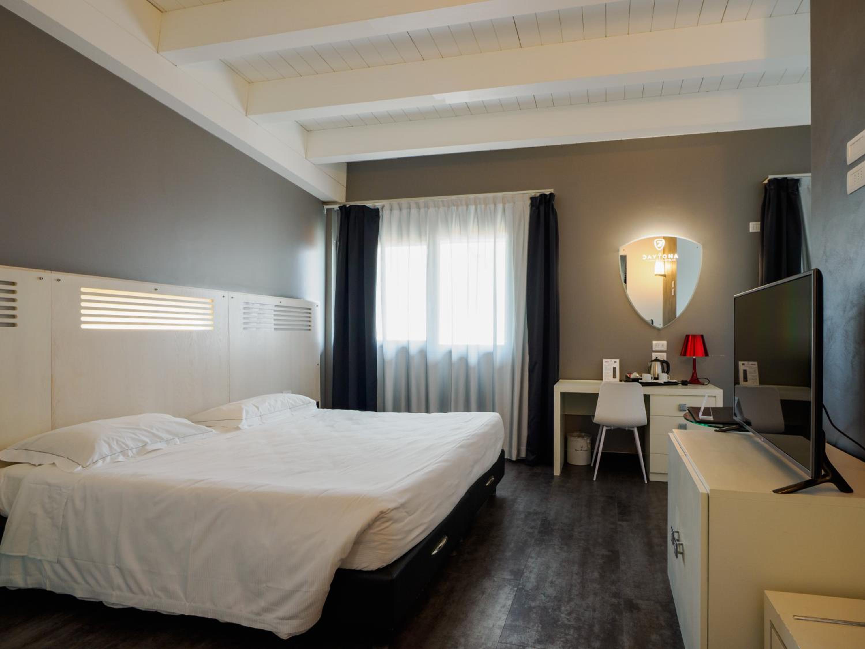 Junior Suite (3 Adults) - Photo 3