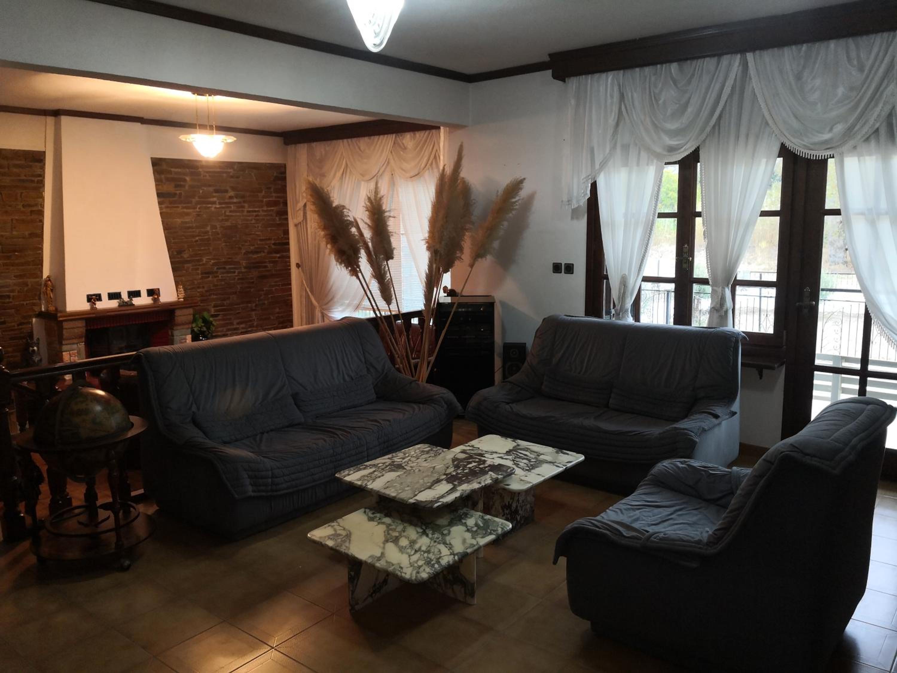 Four-Bedroom House photo 2