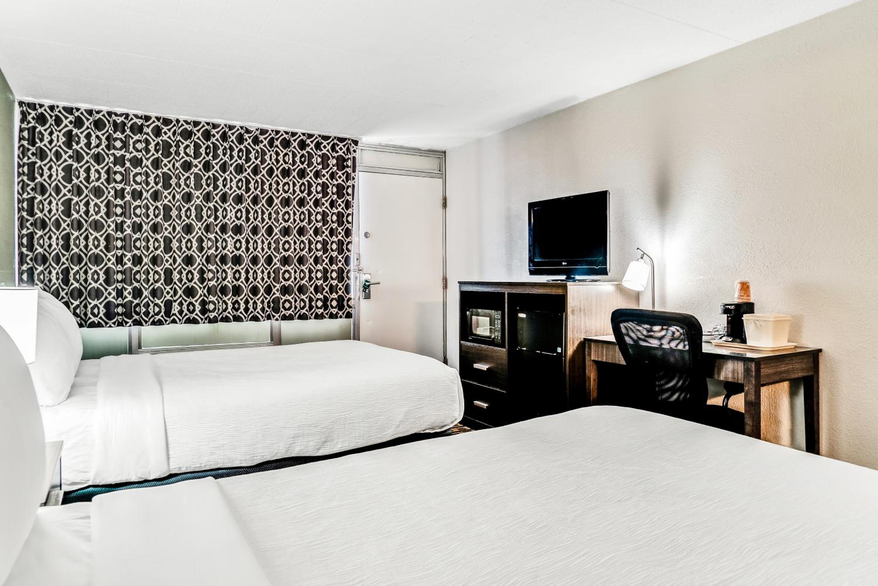 Double Room with Two Double Beds photo 1