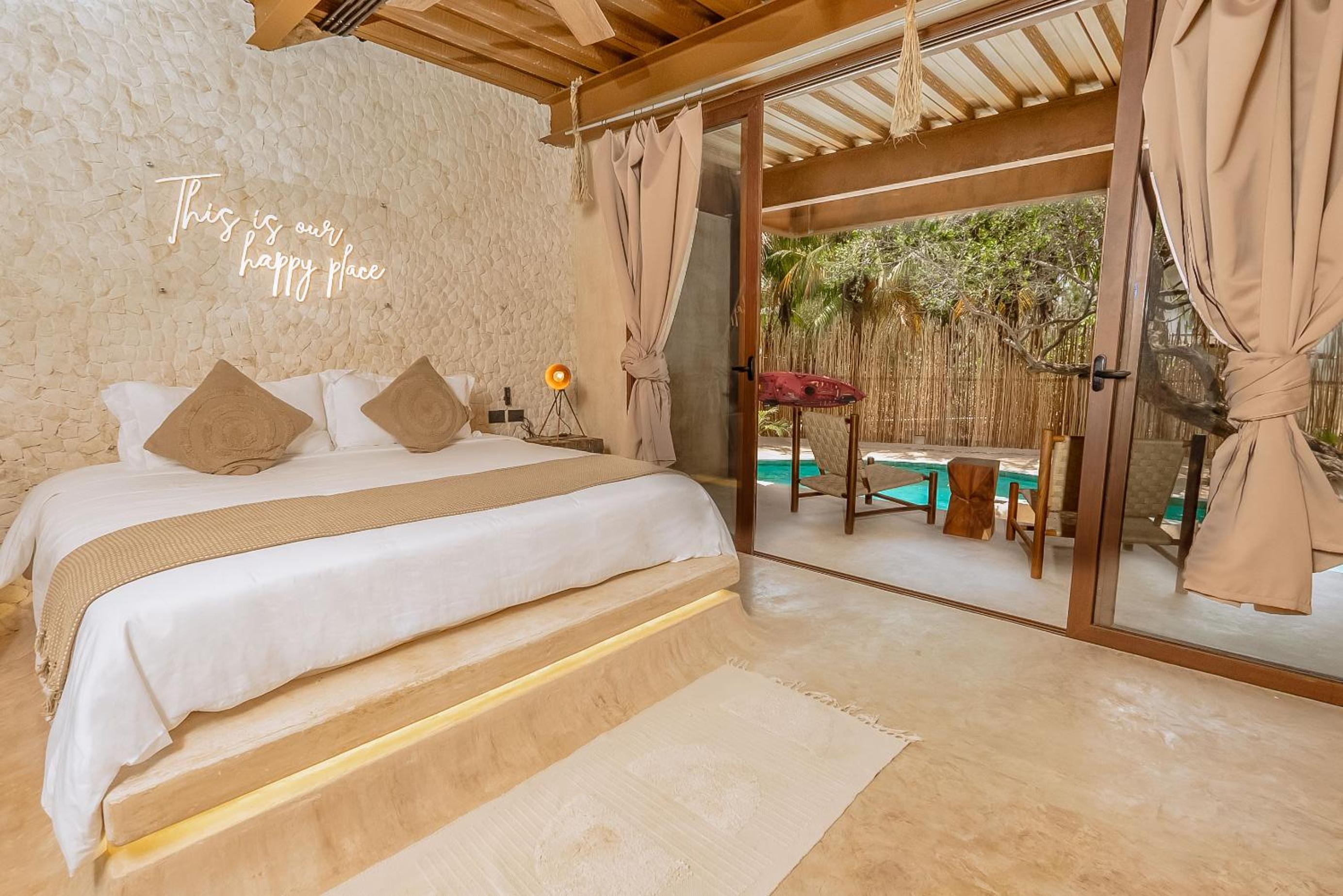 King Suite with Pool View - Photo 1