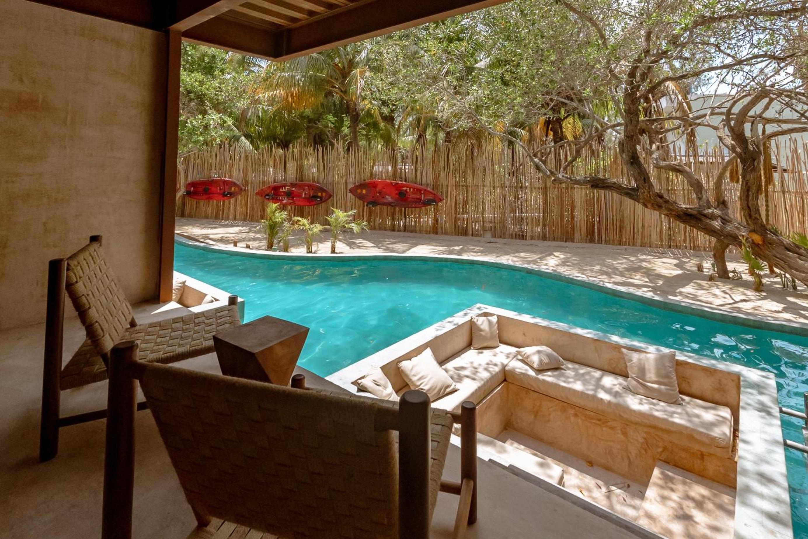 King Suite with Pool View - Photo 16