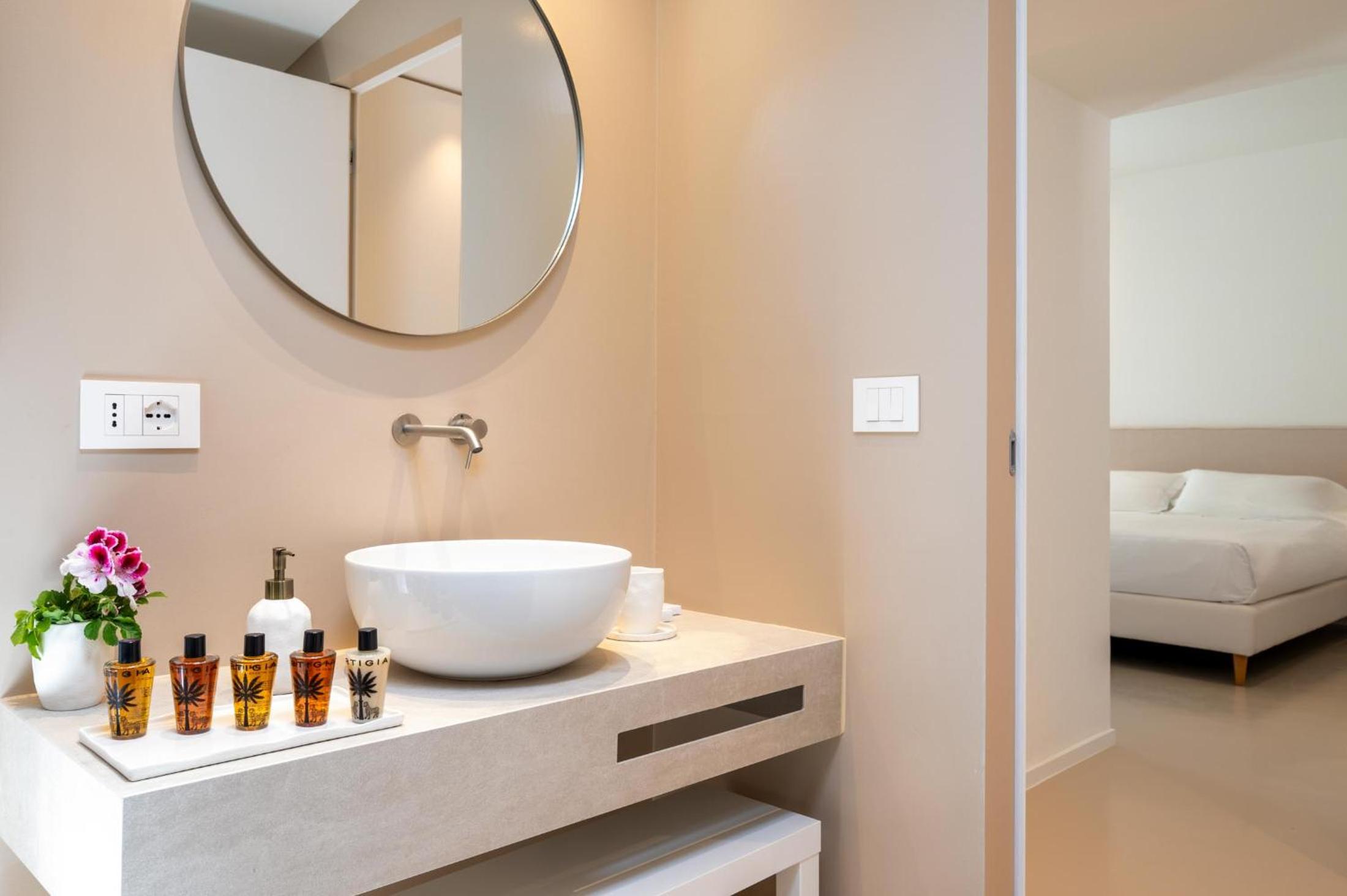 Deluxe Double or Twin Room - Photo 2