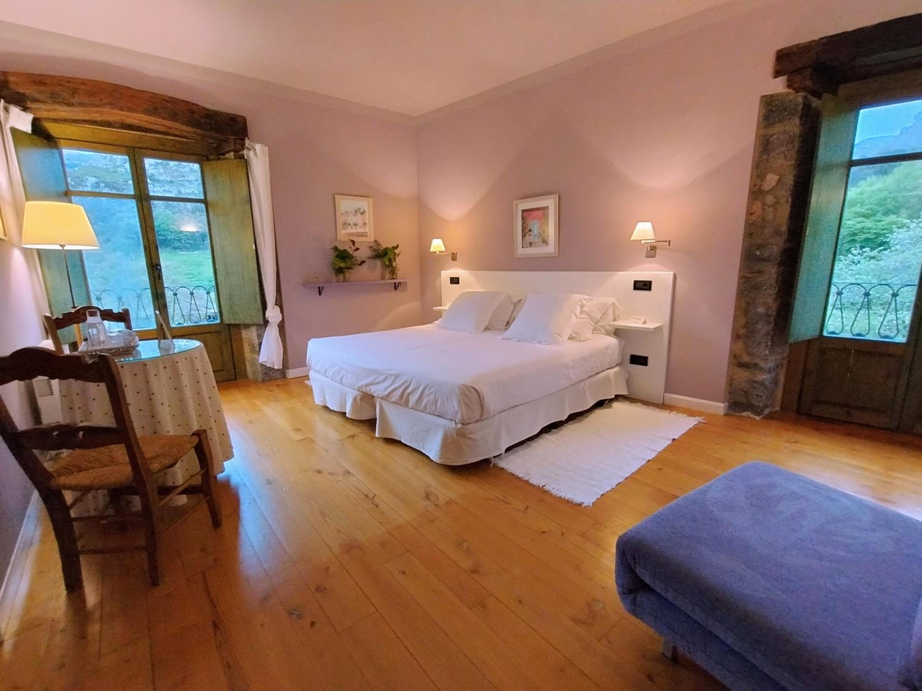 Deluxe Room - Photo 7