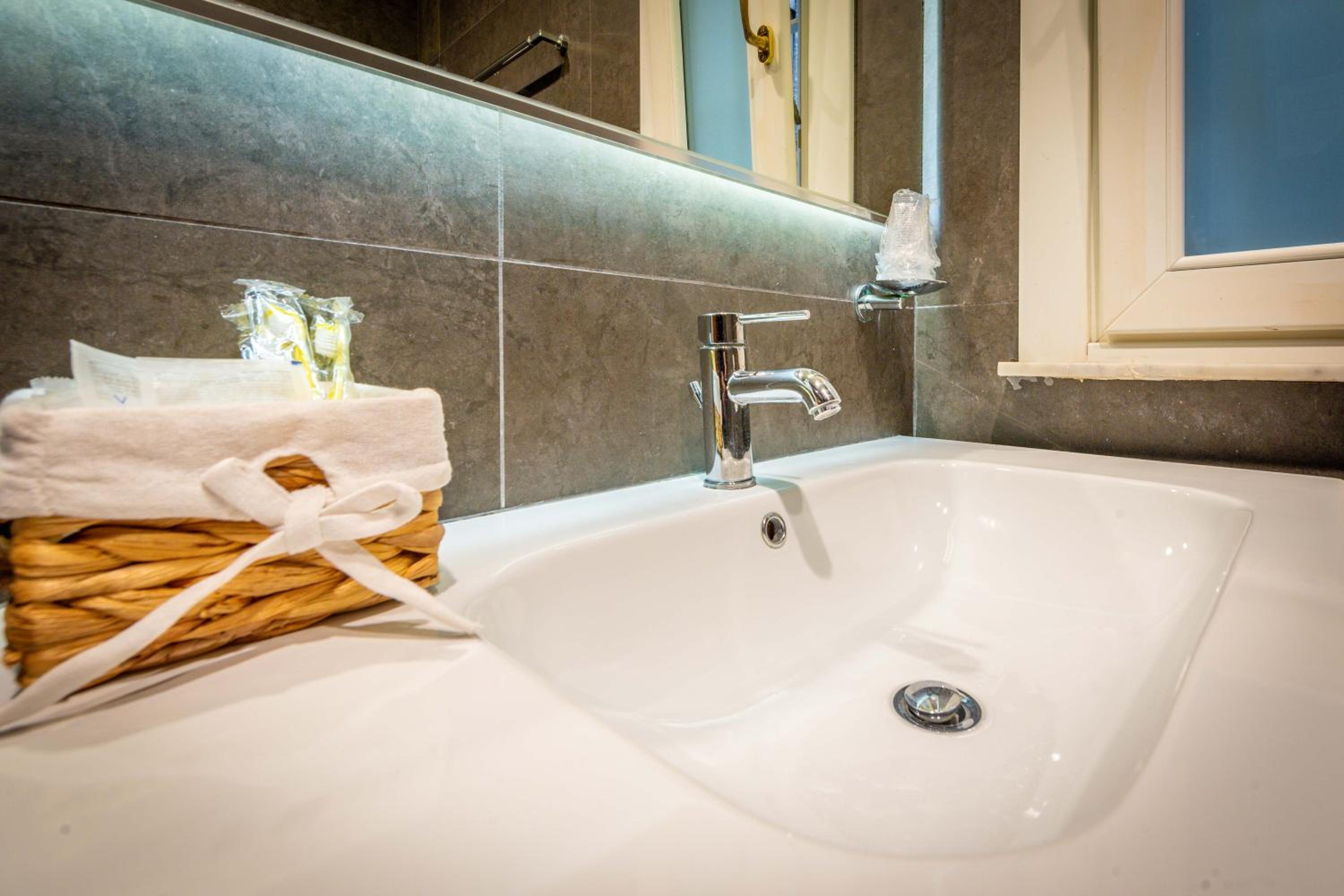 Luxury Triple Room photo 2