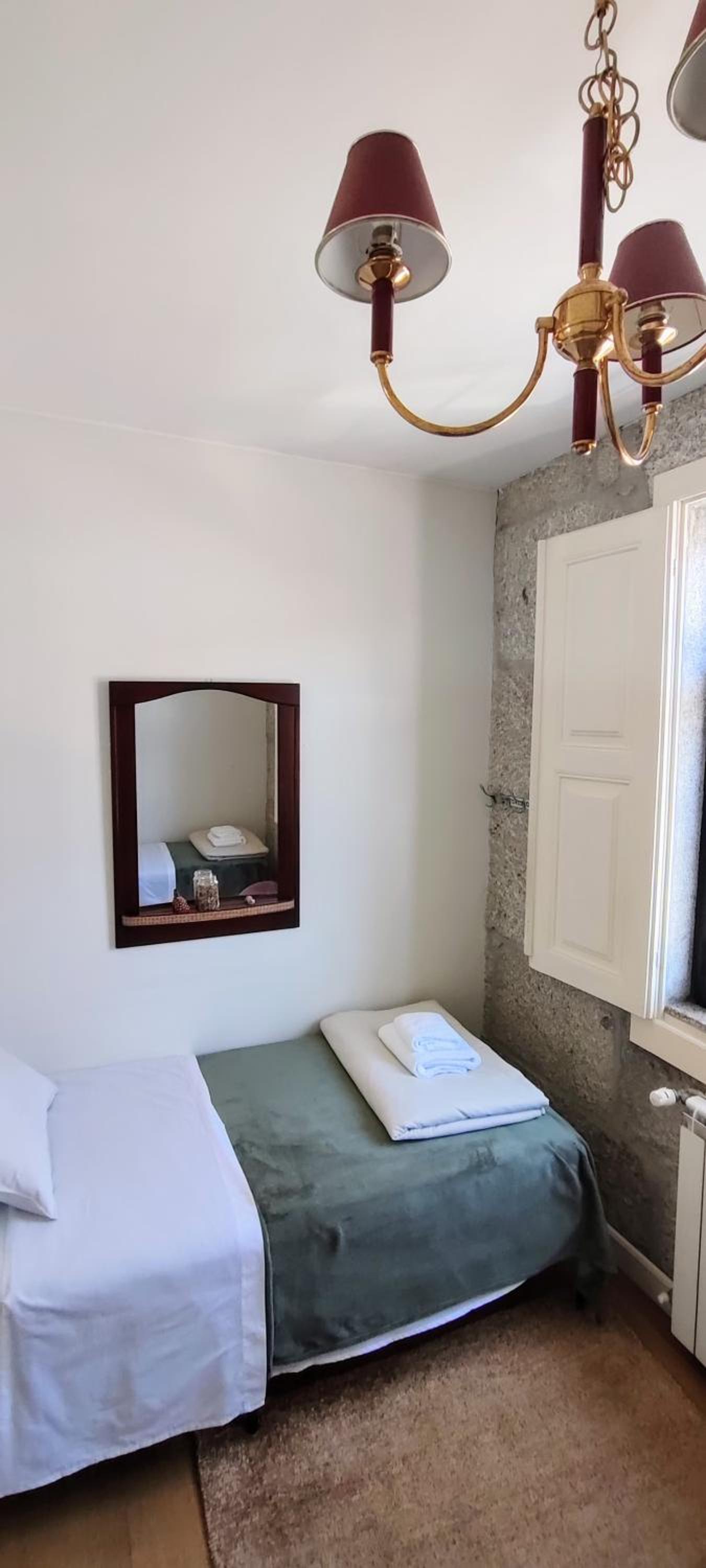 Twin Room with Shared Bathroom photo 2