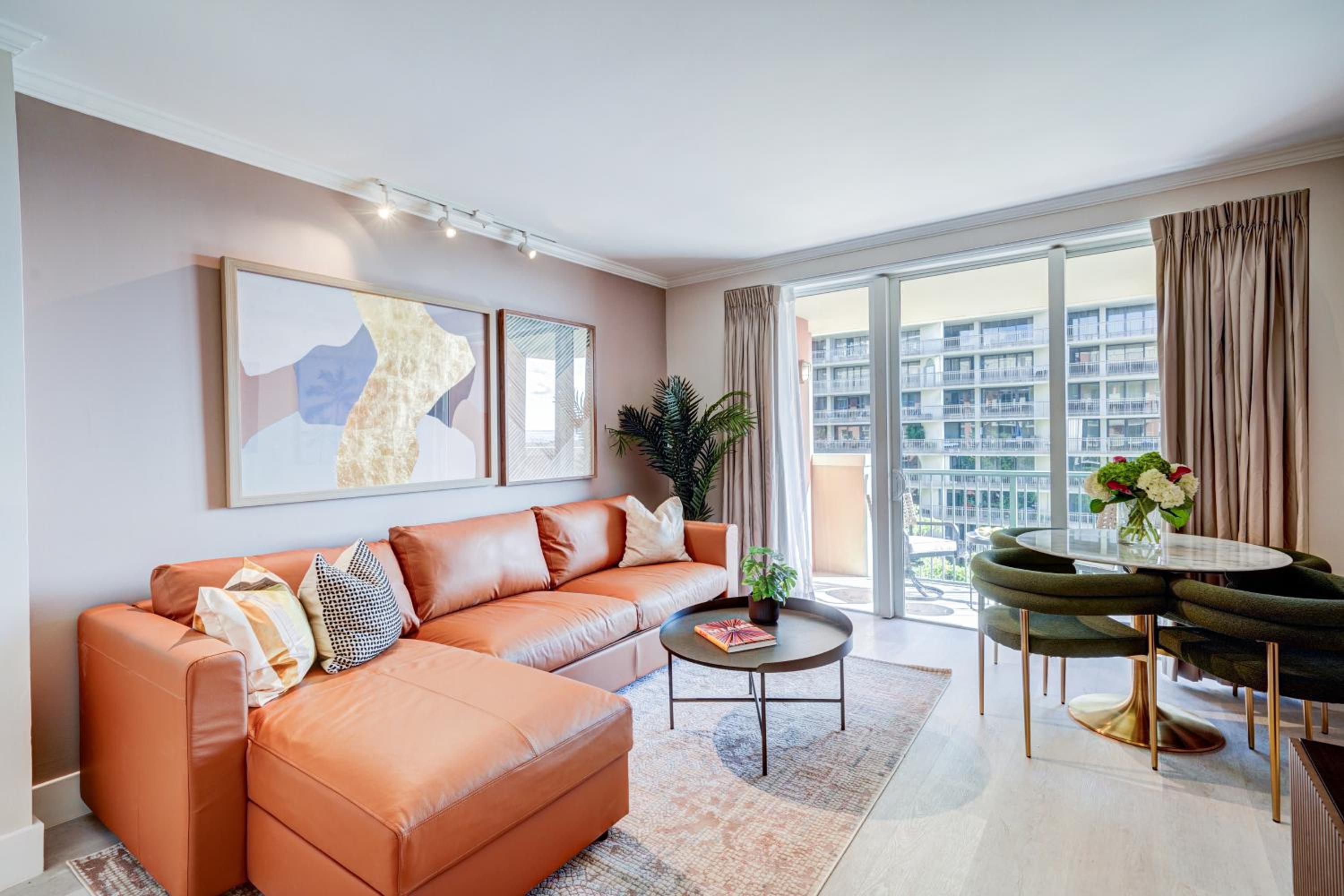 Apartment with Balcony photo 1