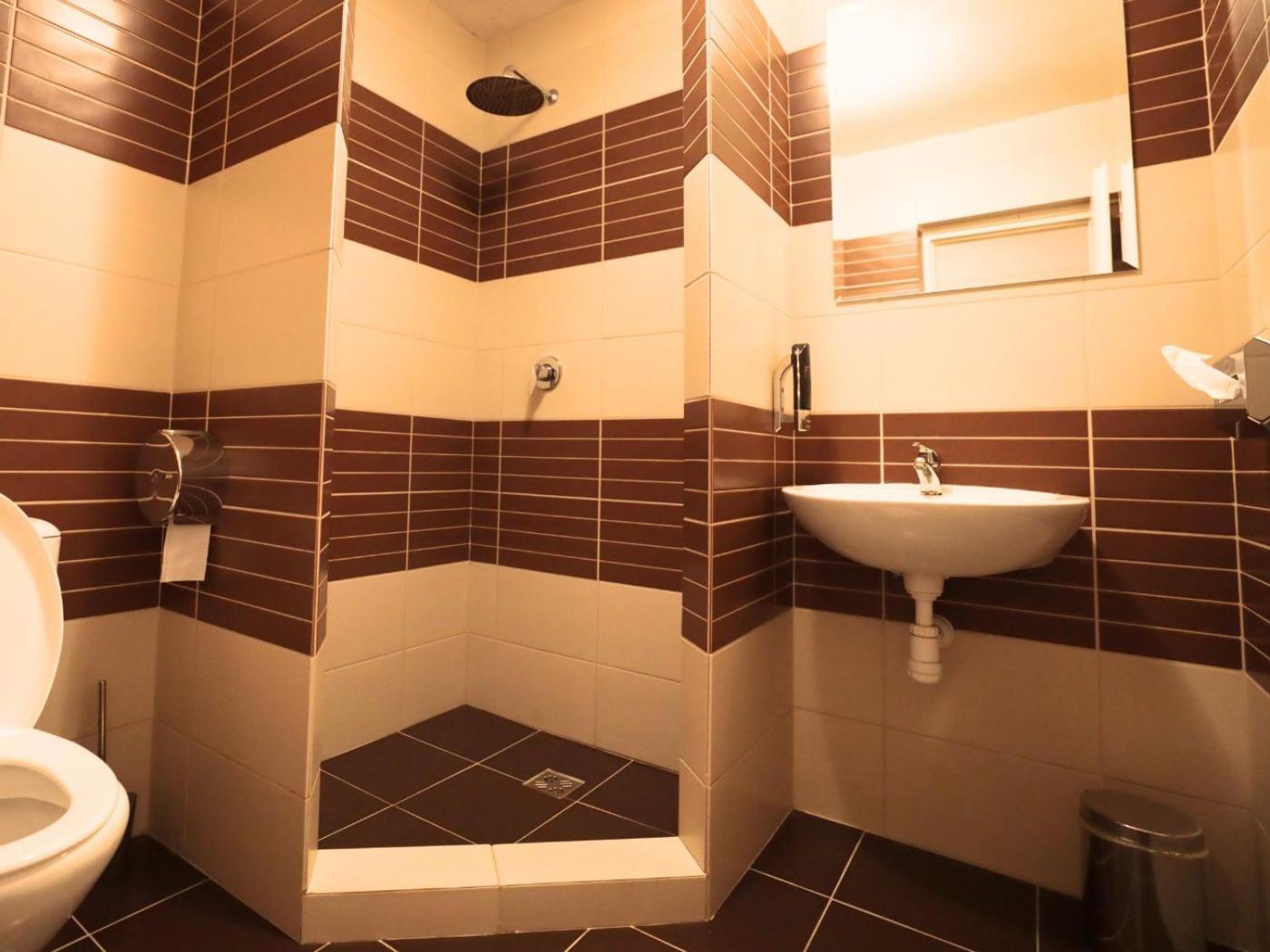 Standard Double or Twin Room photo 3