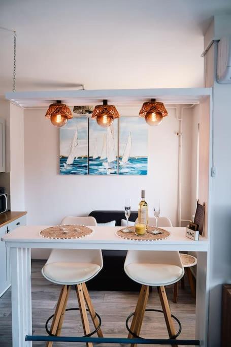One-Bedroom Apartment with Terrace photo 1