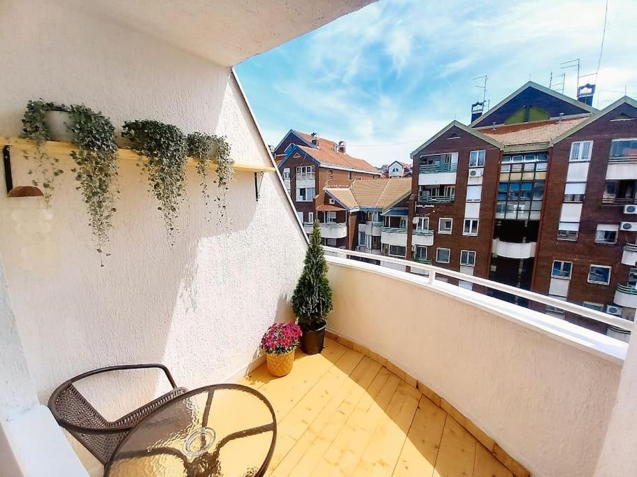One-Bedroom Apartment with Terrace photo 2