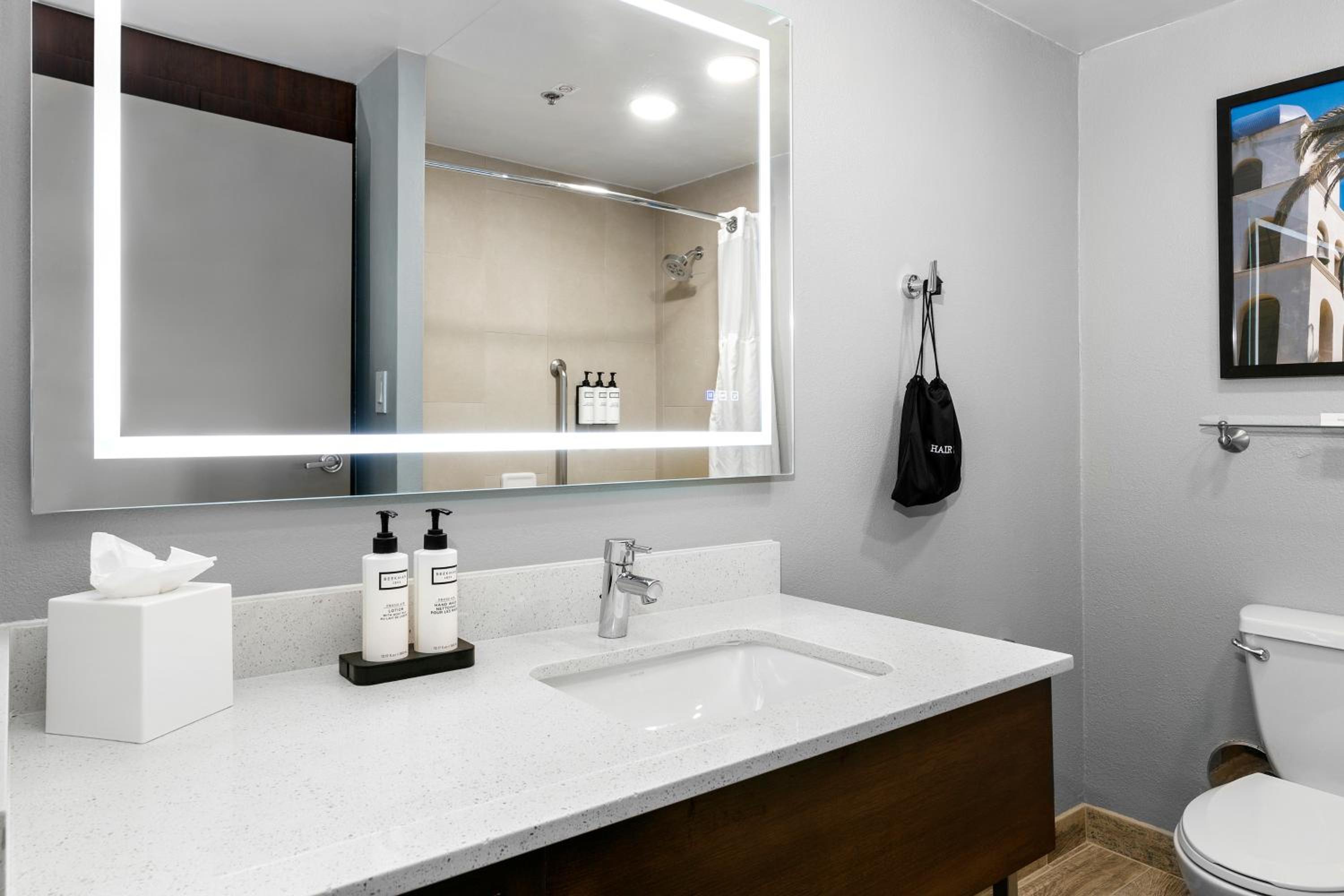 2 Double Beds, Superior Room, Skyline View, Non-Smoking