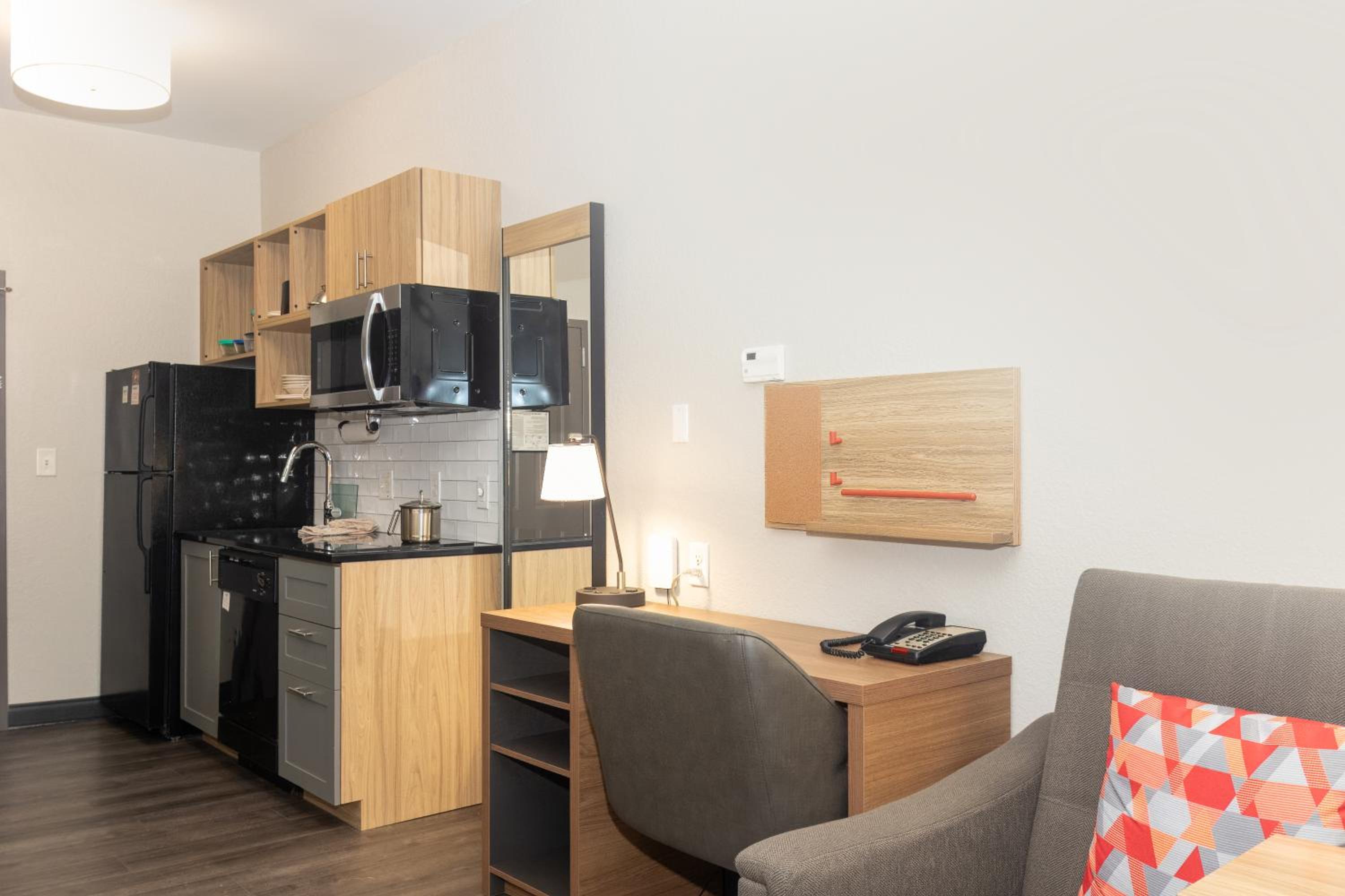 Studio Suite - Photo 6