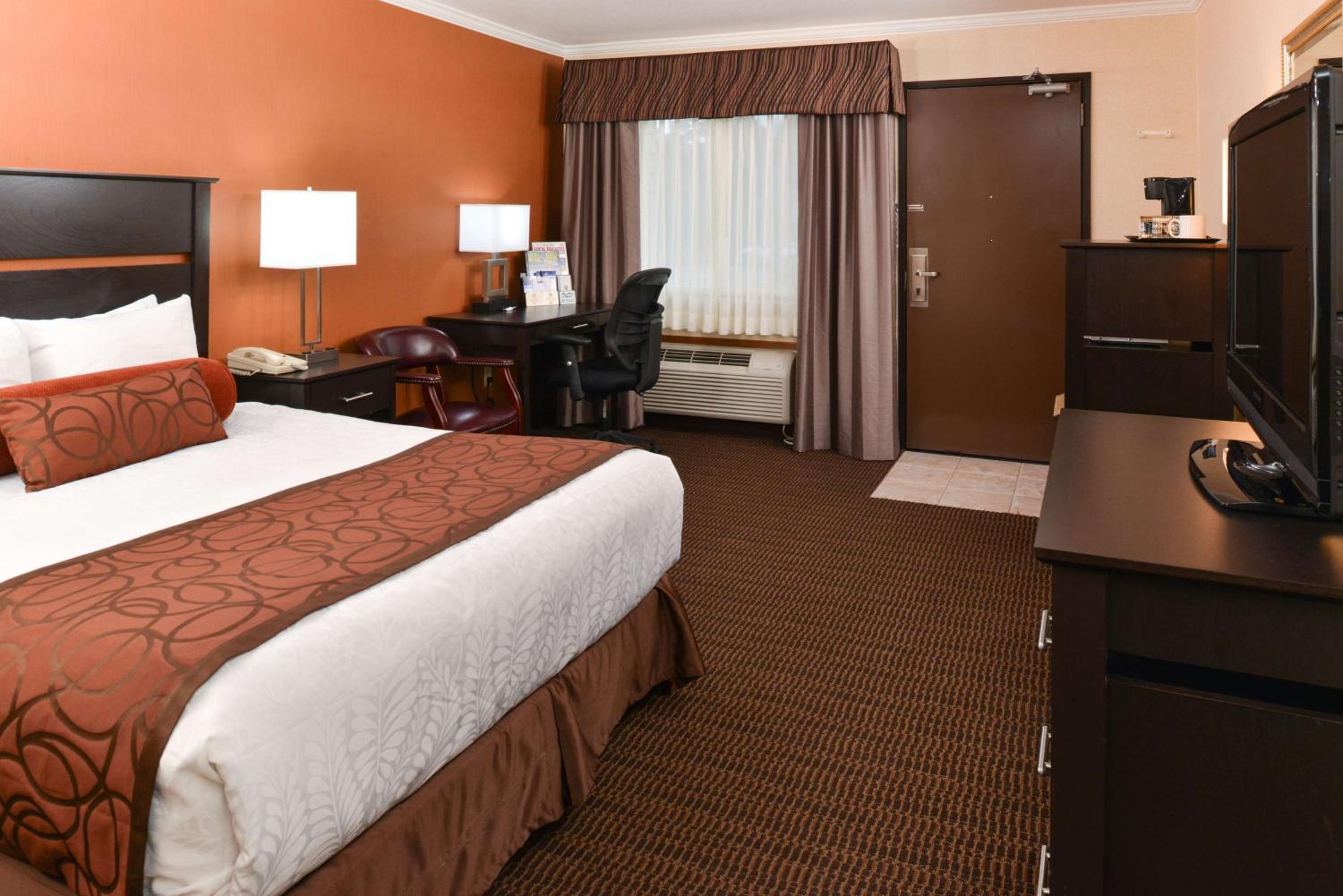 Best Western Plus Landmark Inn