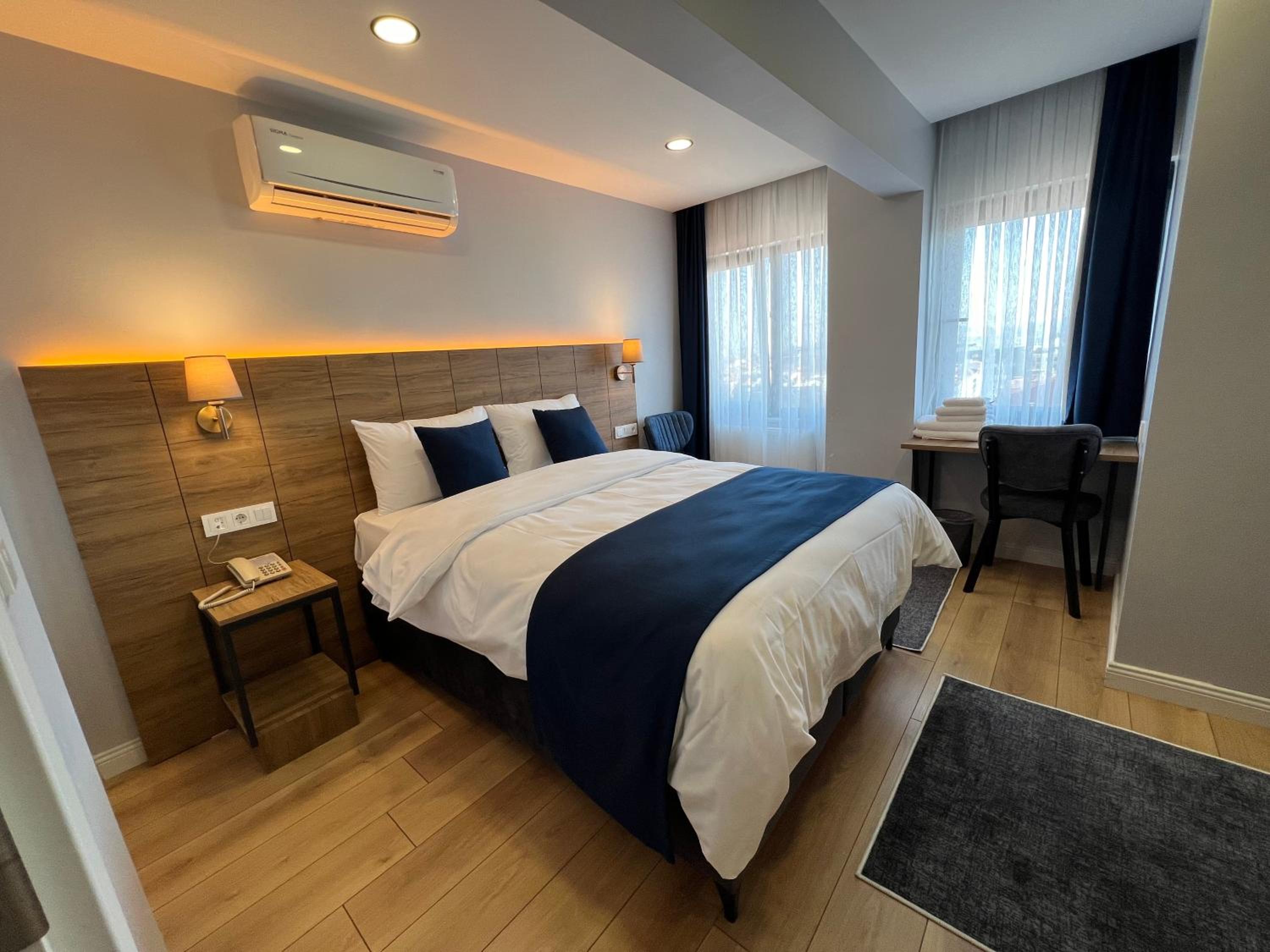 Budget Double Room photo 1