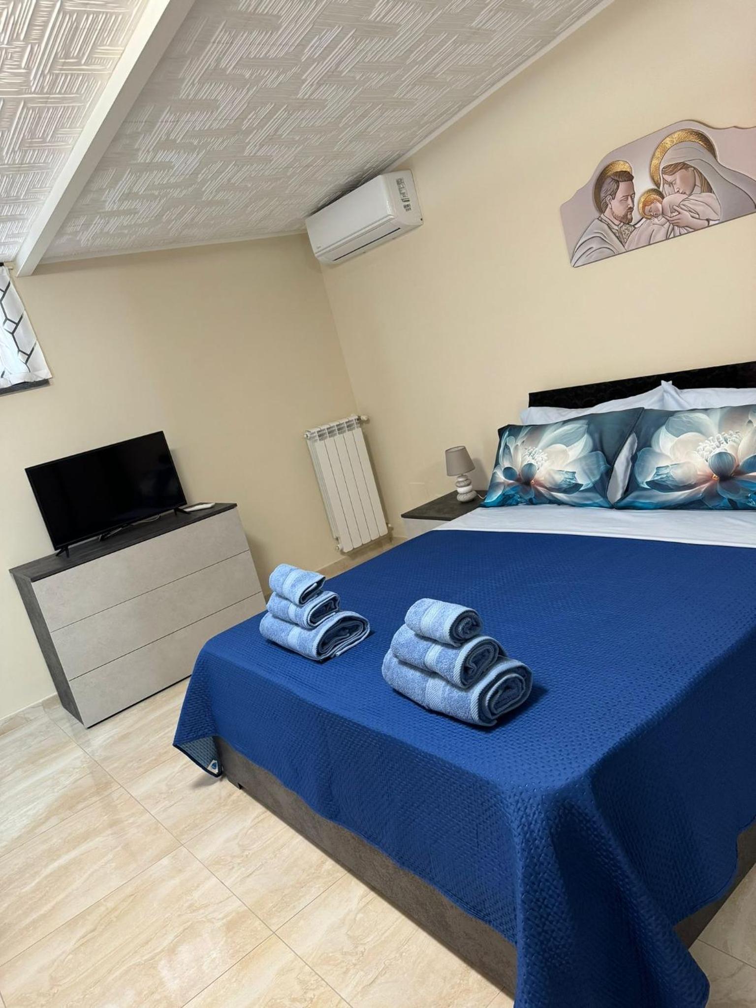 One-Bedroom House photo 1