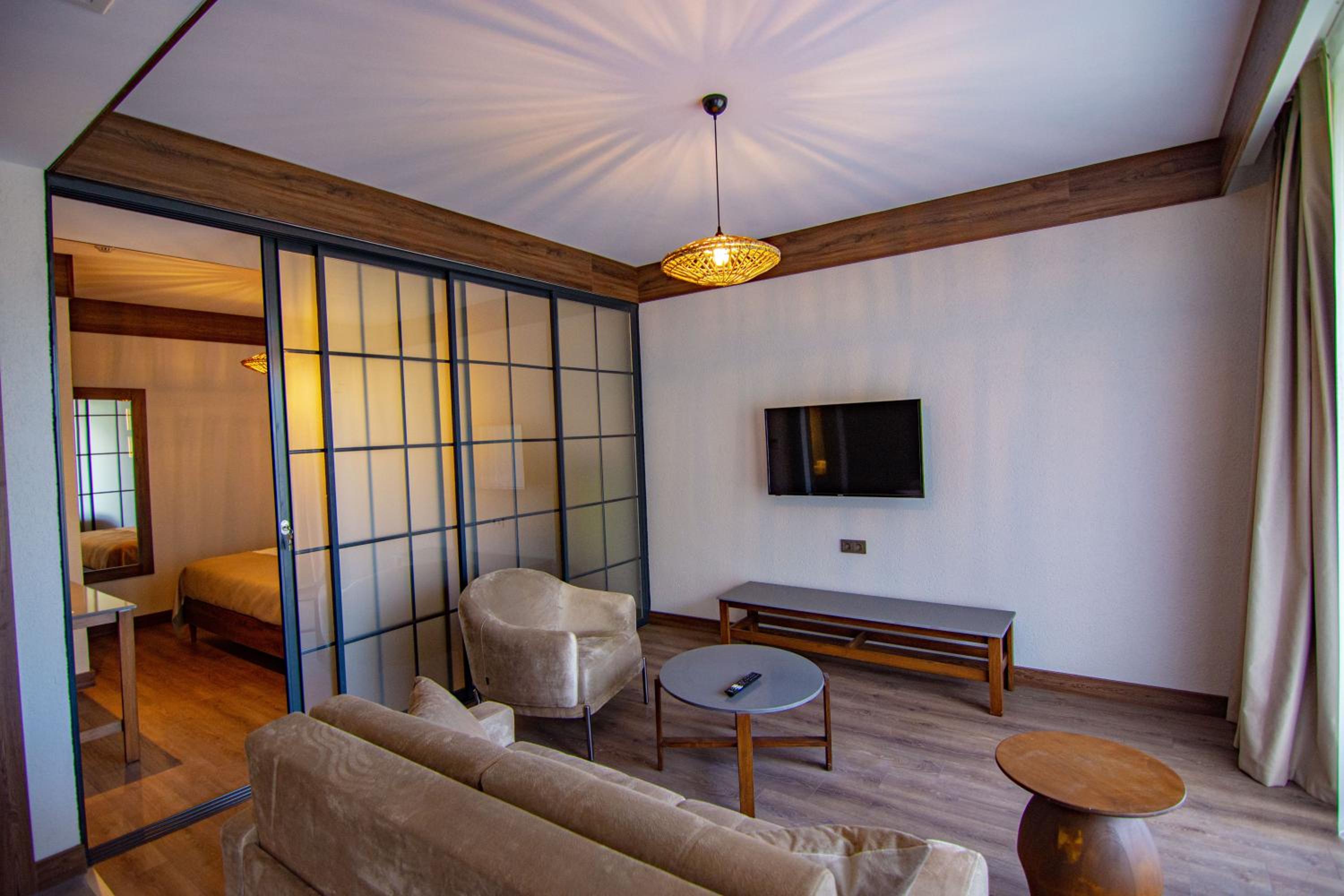 Suite with Lake View